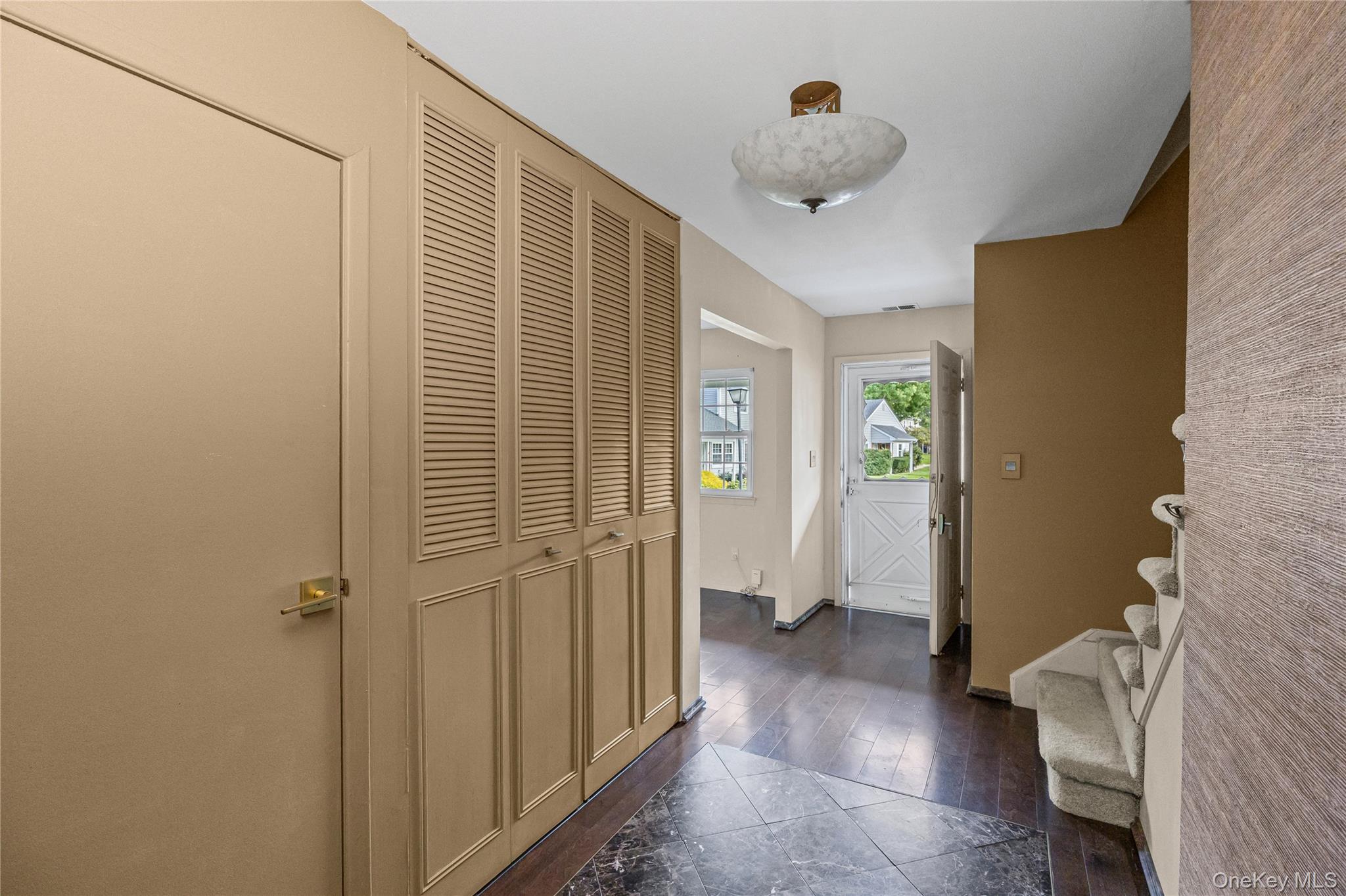 Huntington Station, New York, 11746, United States, 2 Bedrooms Bedrooms, ,2 BathroomsBathrooms,Residential,For Sale,1981328