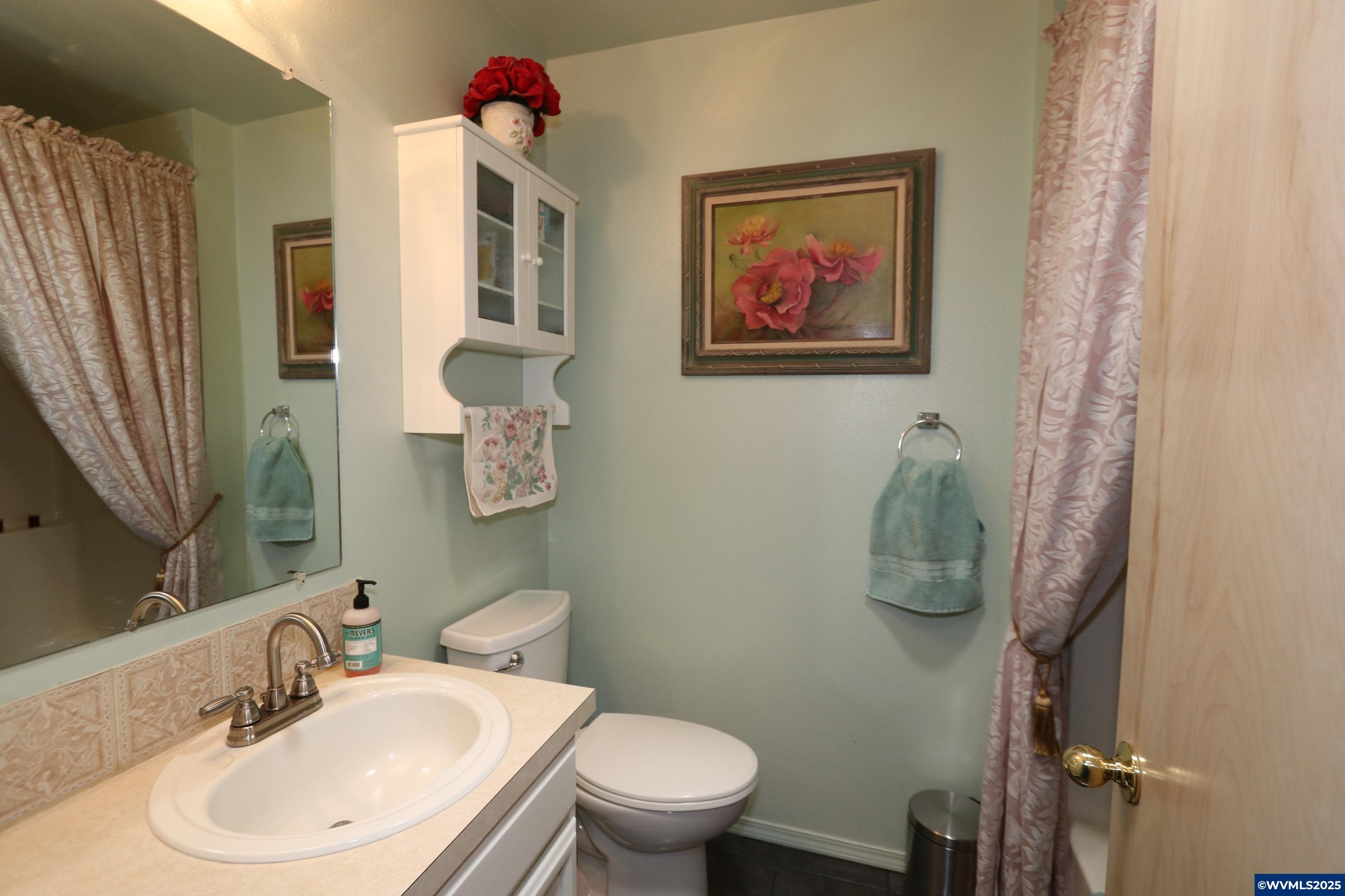 Falls City, Oregon, 97344, United States, 3 Bedrooms Bedrooms, ,2 BathroomsBathrooms,Residential,For Sale,1875170