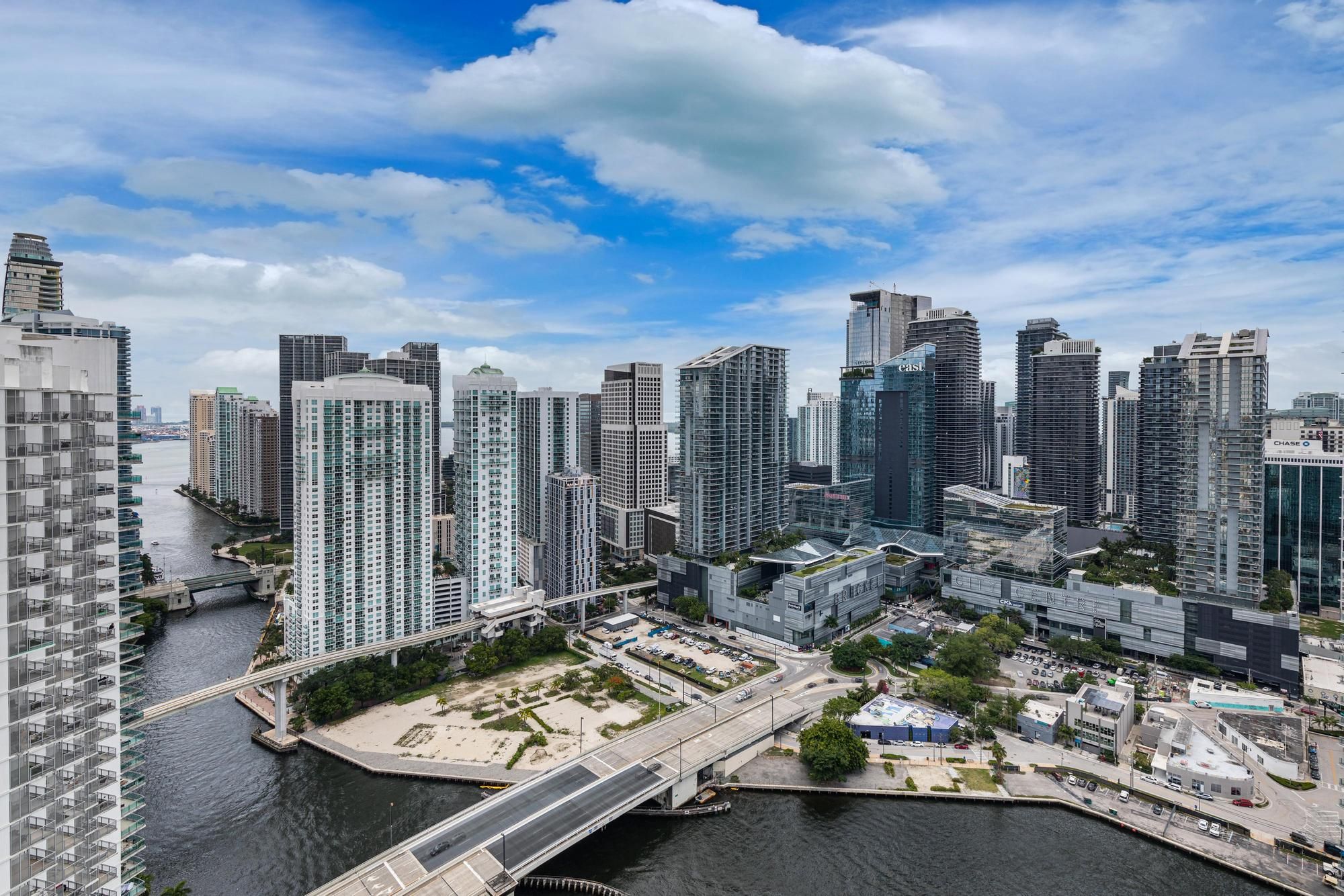  90 Sw 3rd St,Miami, FL, 33130 - 物件實景