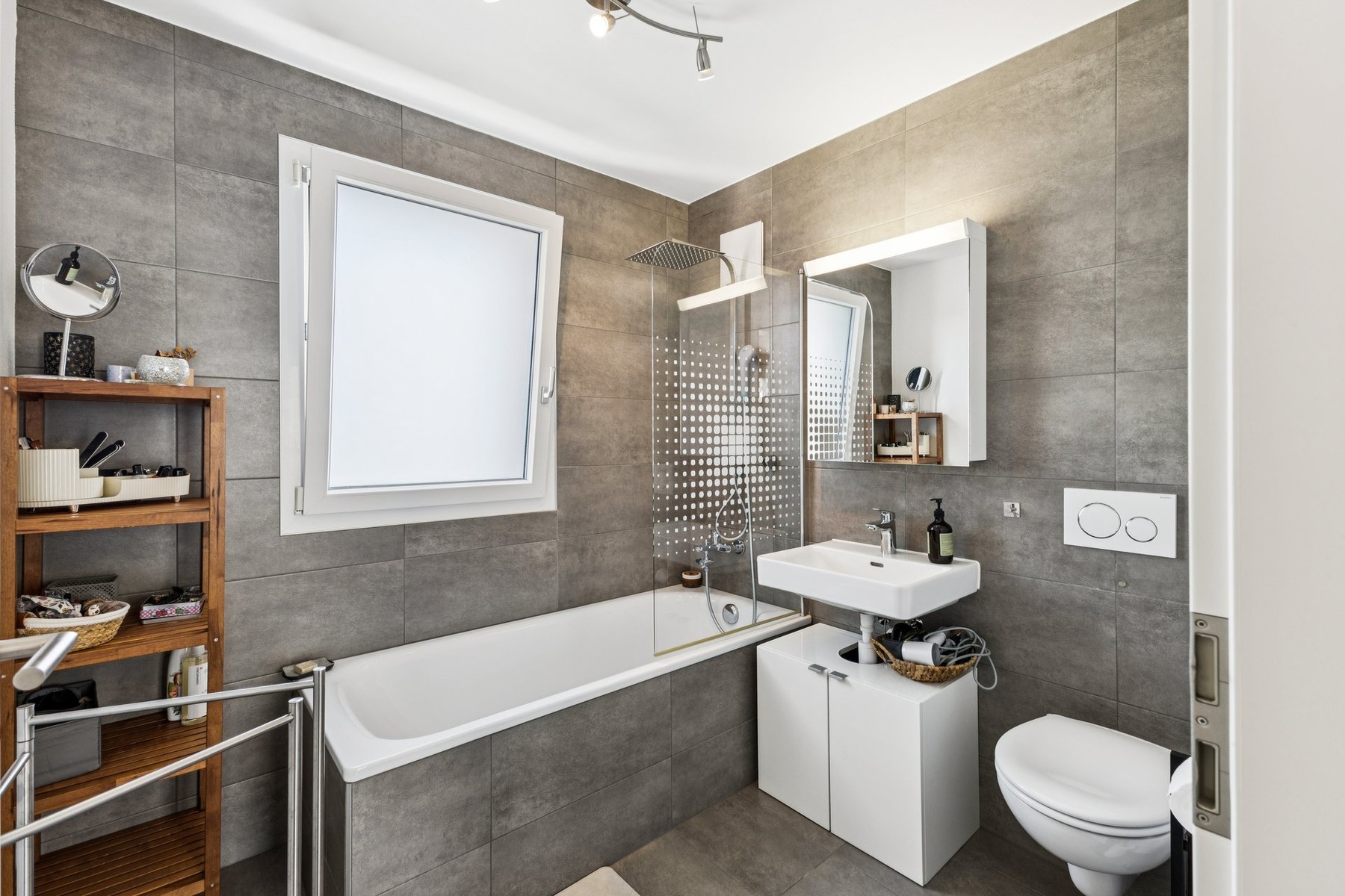  Contemporary 6.5-room townhouse in Sugiez - 物件實景