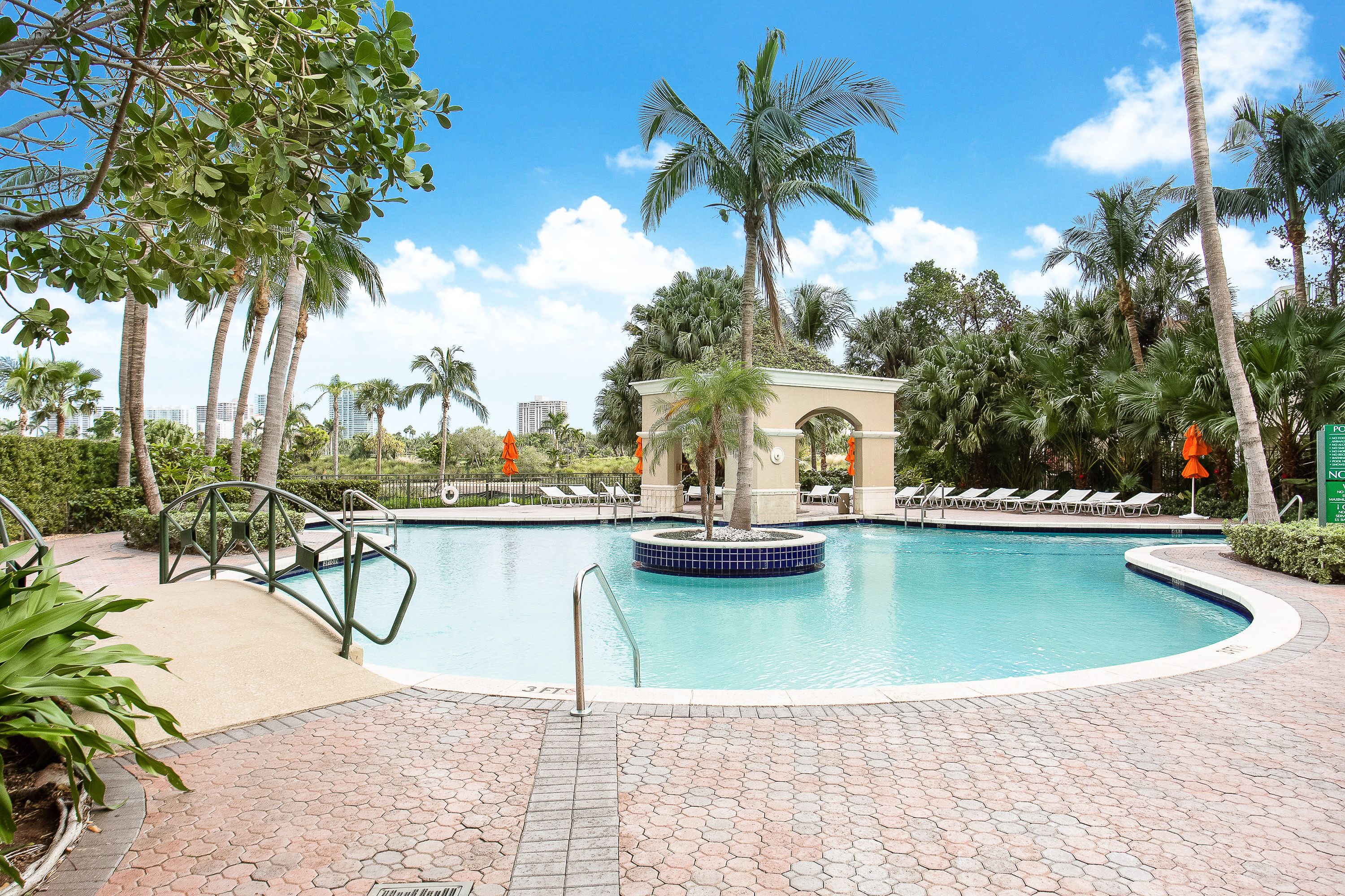  19501 W Country Club Dr, Aventura, FL, 33180 - 物件實景