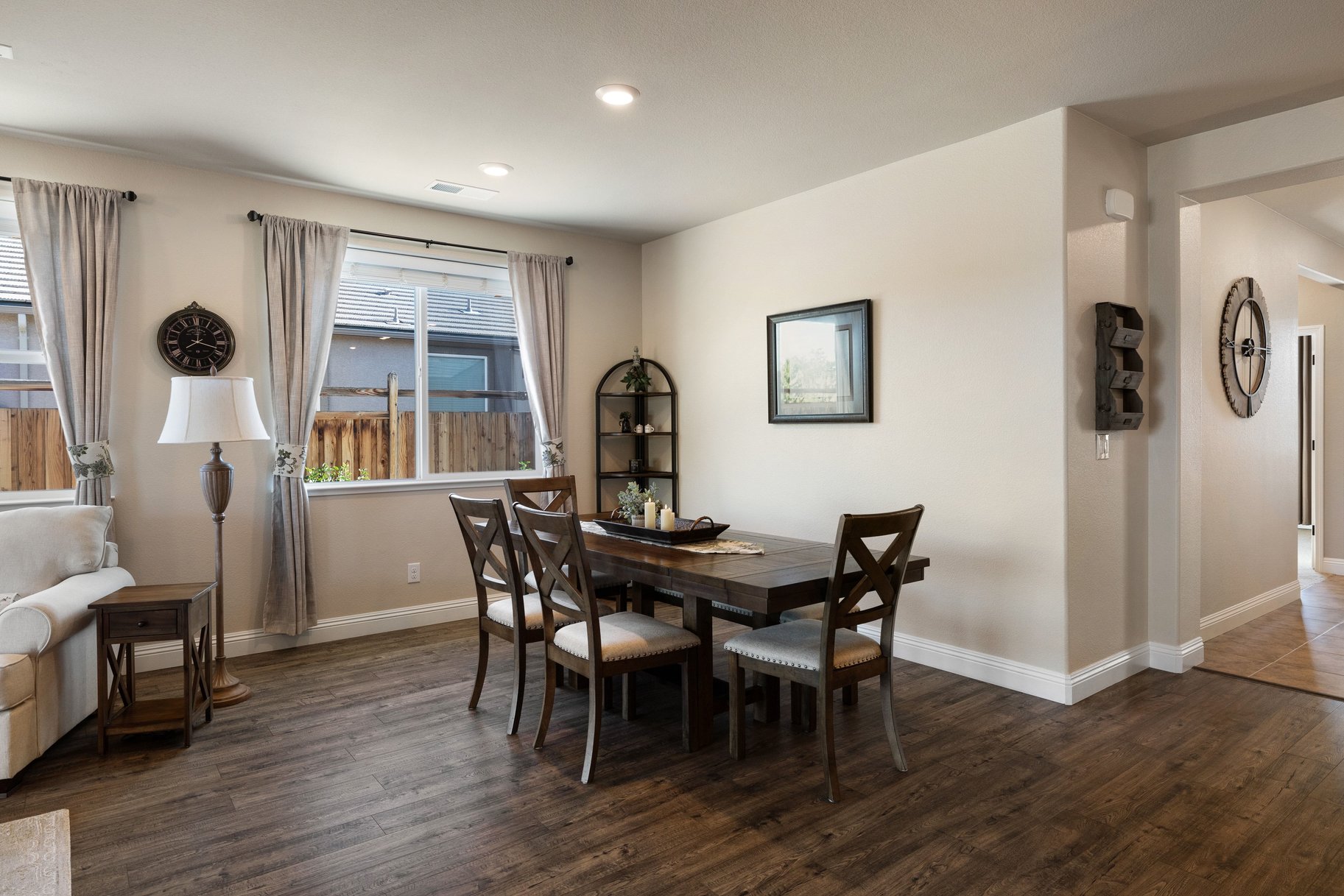  Welcome to 7239 Early Dawn Court, located in desirable Wingfield Springs - 物件實景