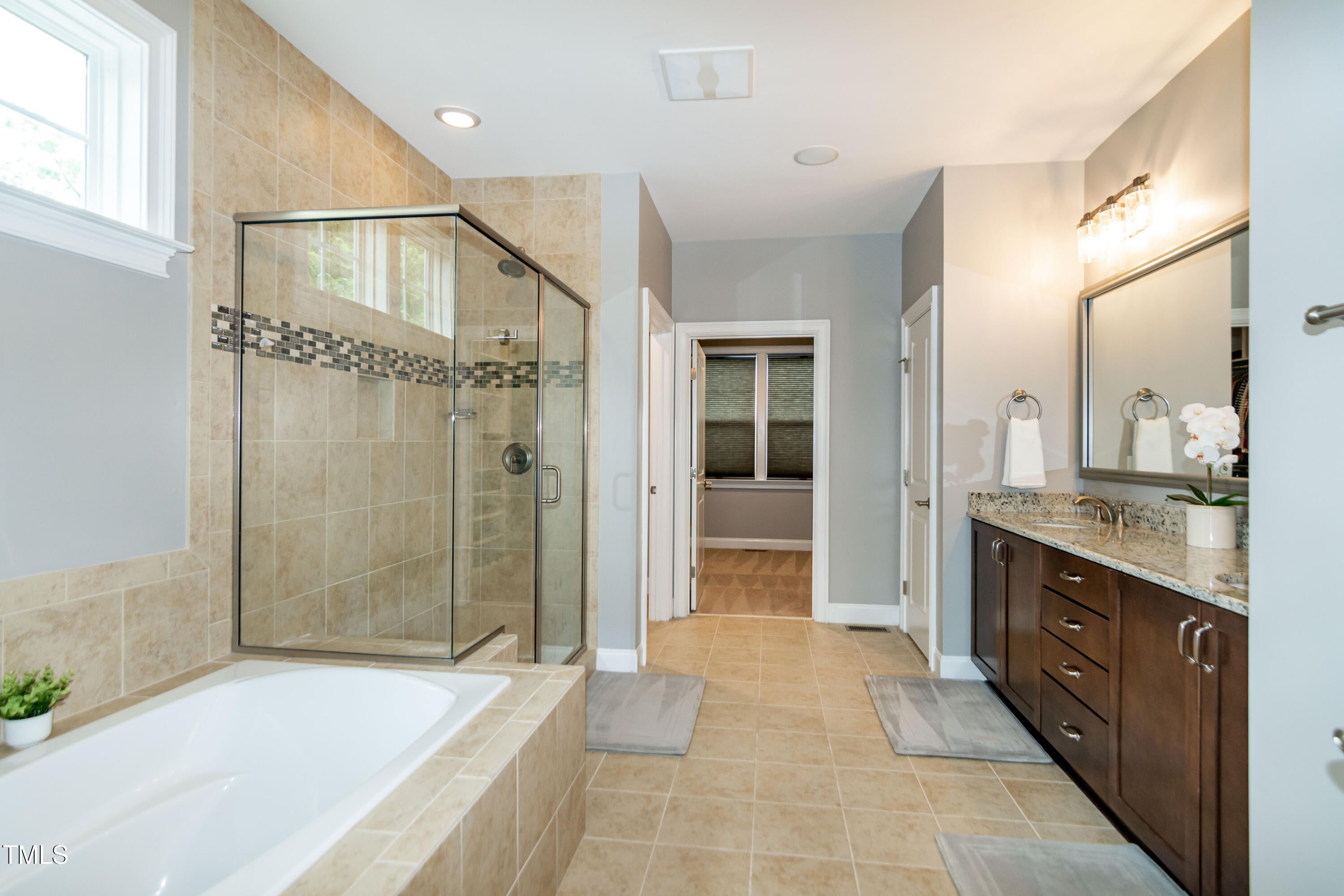 Raleigh, North Carolina, 27606, United States, 4 Bedrooms Bedrooms, ,4 BathroomsBathrooms,Residential,For Sale,1794802