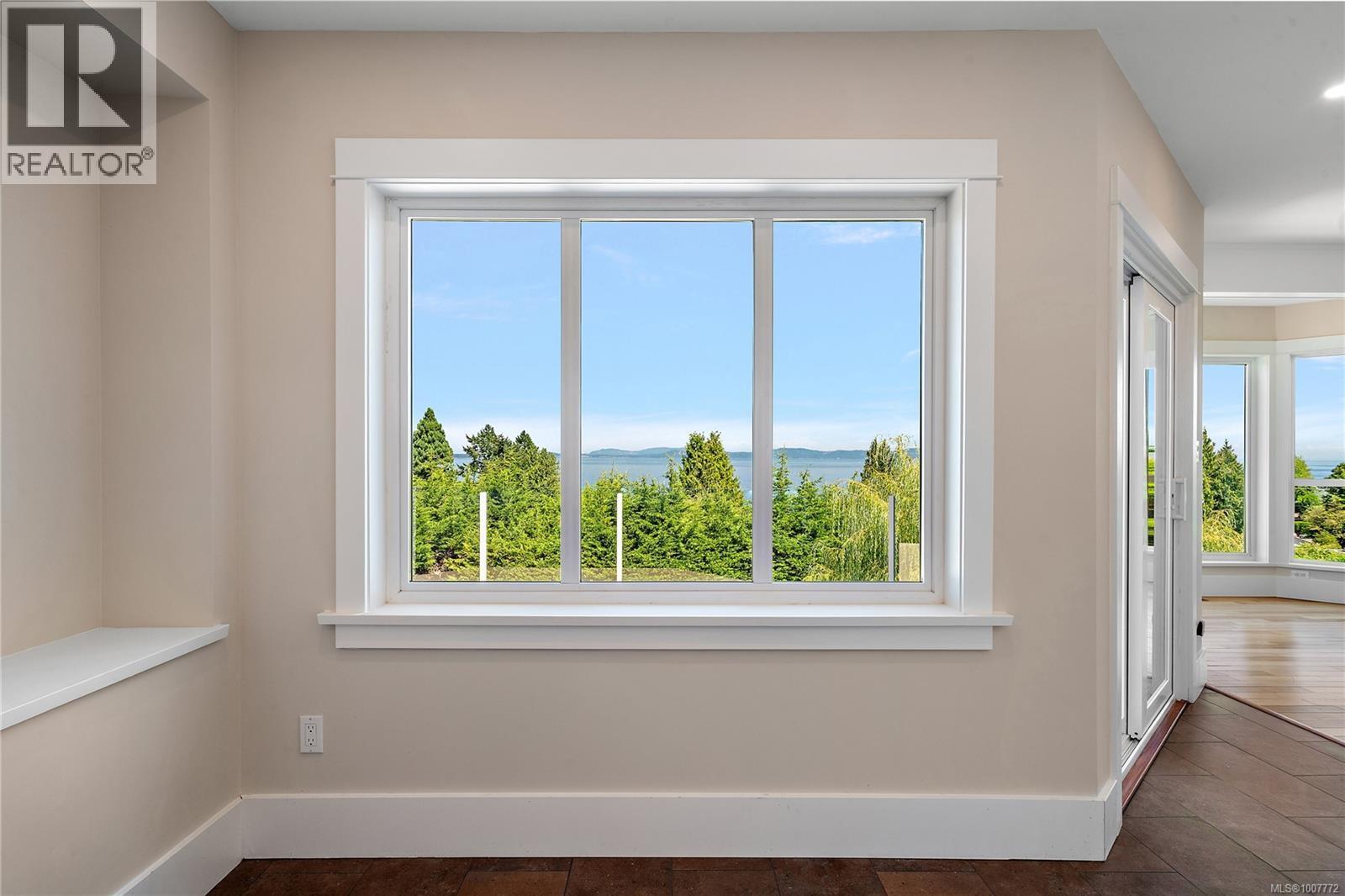 SAANICH, British Columbia, V8Y 2G1, CA, 4 Bedrooms Bedrooms, ,3 BathroomsBathrooms,Residential,For Sale,1906364