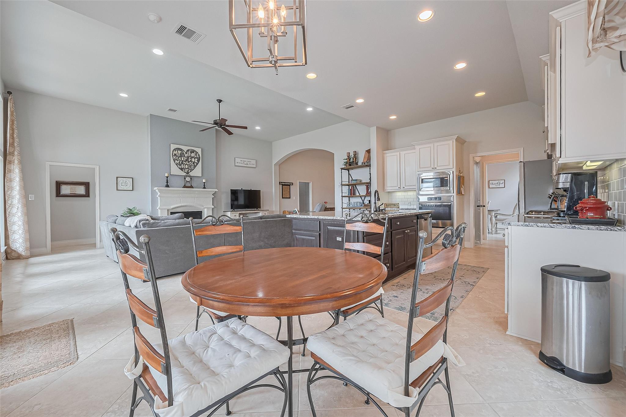 Katy, Texas, 77493, United States, 4 Bedrooms Bedrooms, ,4 BathroomsBathrooms,Residential,For Sale,1982754