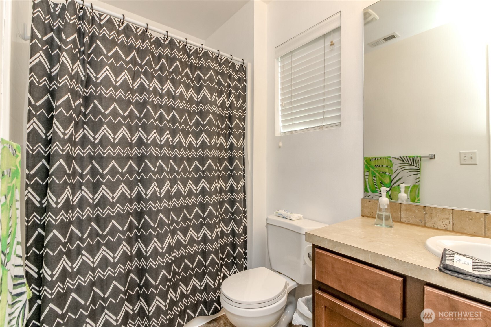 Puyallup, Washington, 98373, United States, 3 Bedrooms Bedrooms, ,3 BathroomsBathrooms,Residential,For Sale,1979459