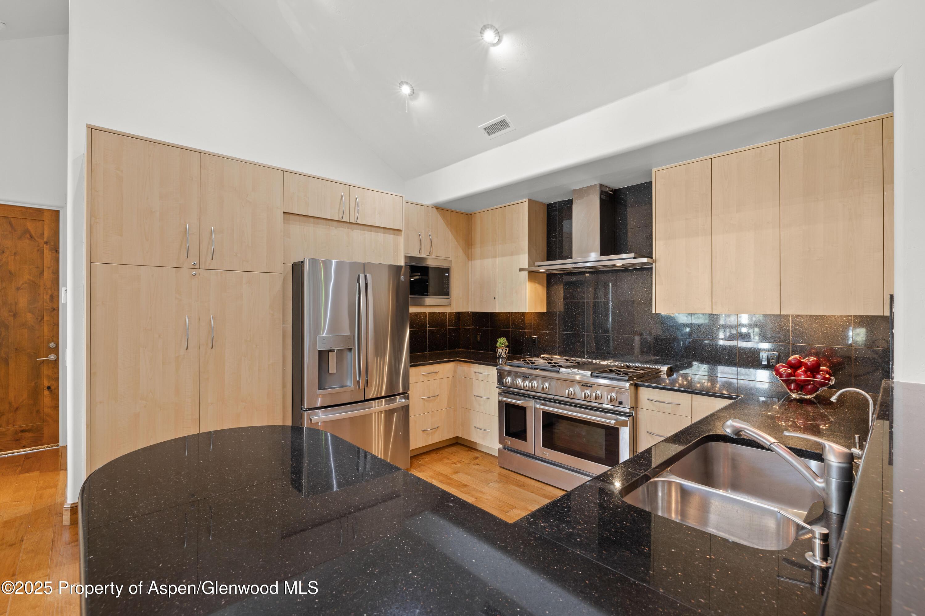 Aspen, Colorado, 81611, United States, 4 Bedrooms Bedrooms, ,5 BathroomsBathrooms,Residential,For Sale,1998129