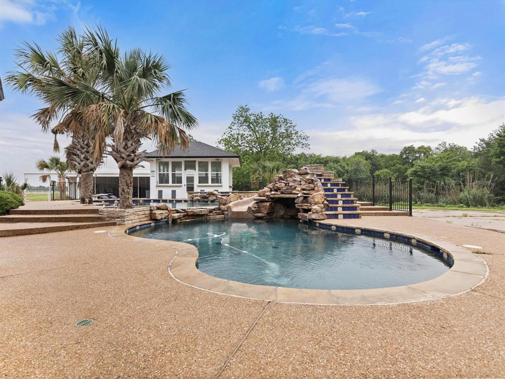 Italy, Texas, 76651, United States, 8 Bedrooms Bedrooms, ,6 BathroomsBathrooms,Residential,For Sale,1975477