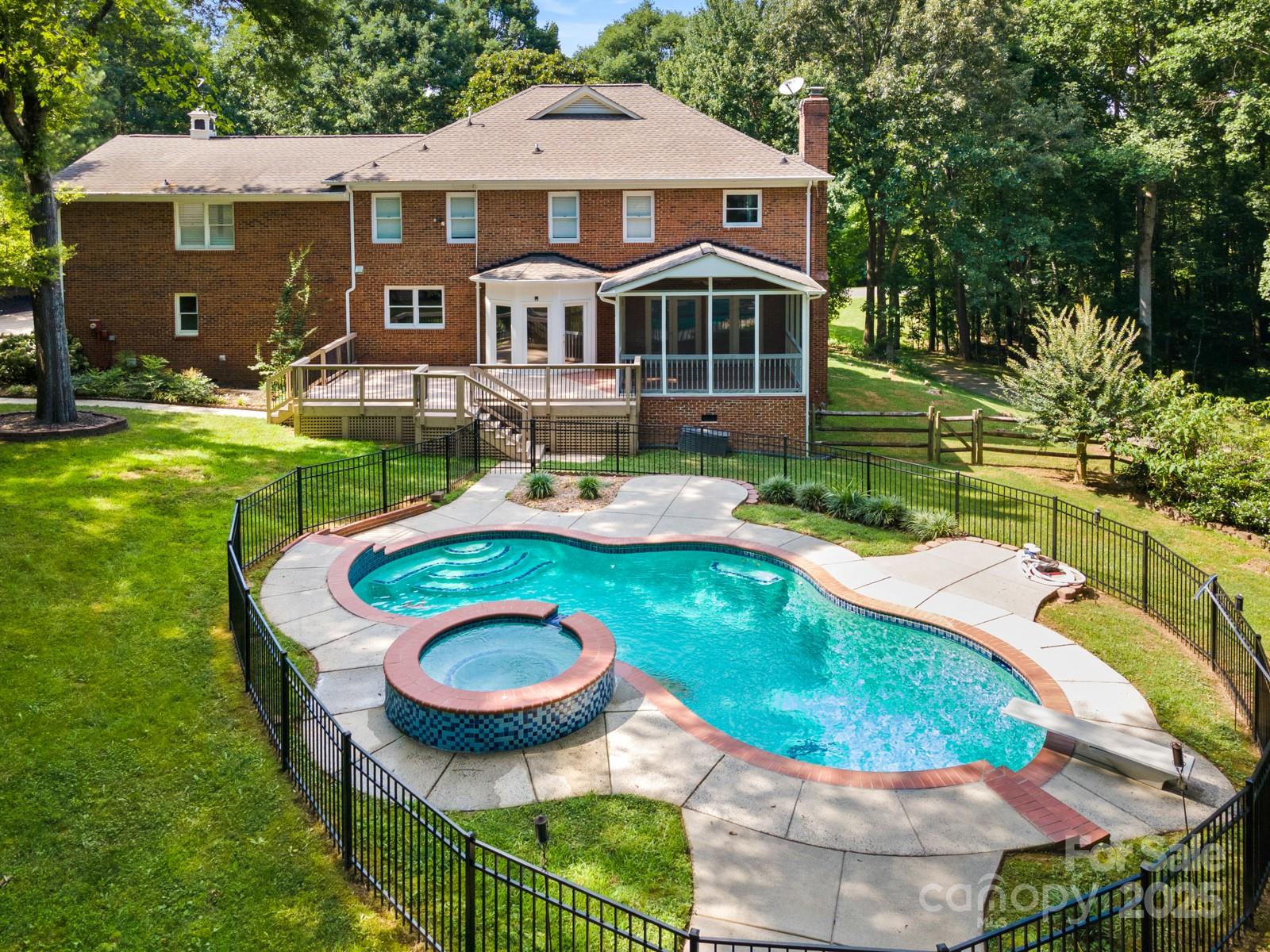 Matthews, North Carolina, 28104, United States, 4 Bedrooms Bedrooms, ,3 BathroomsBathrooms,Residential,For Sale,1876252