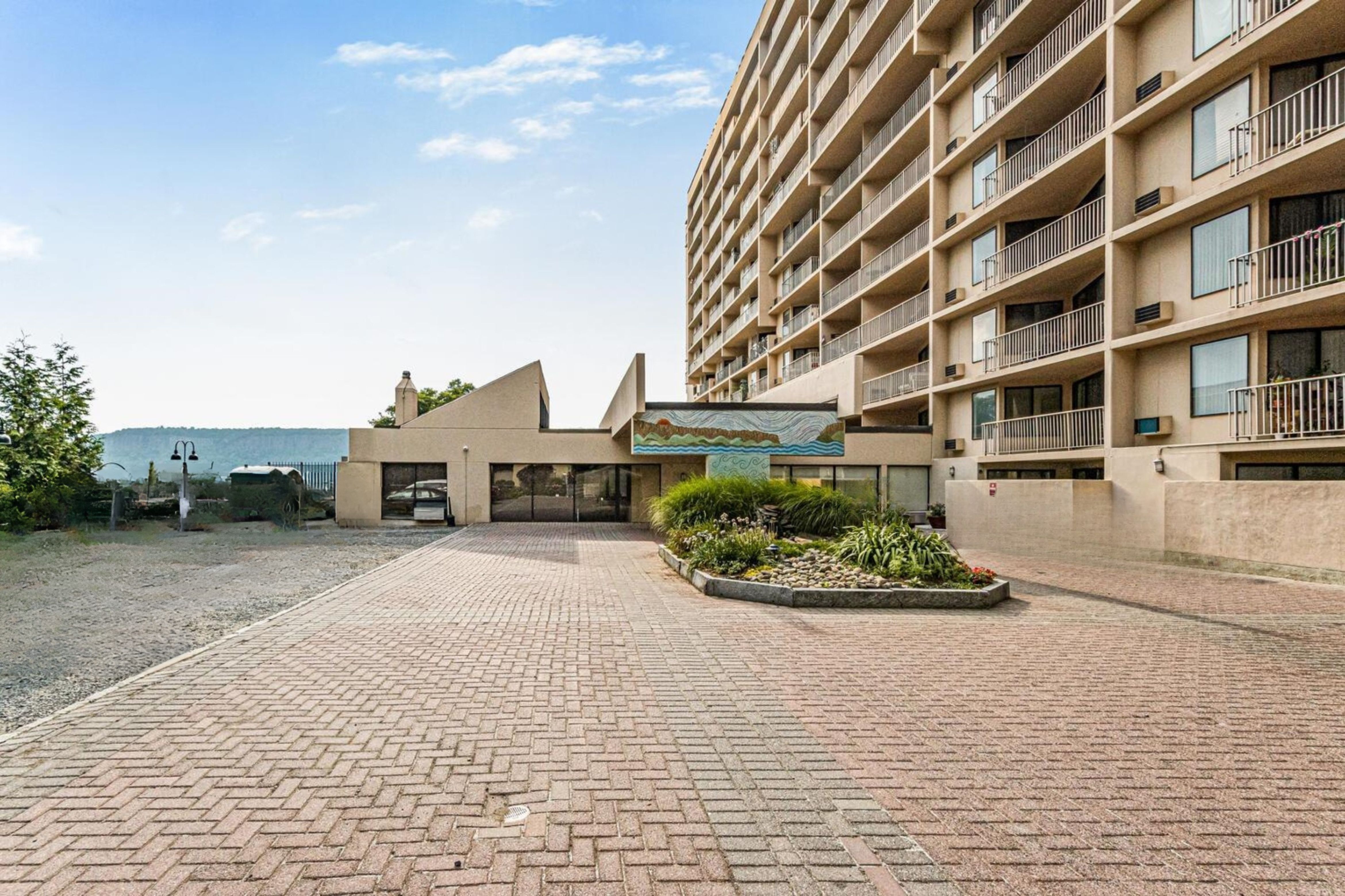  1155 Warburton Avenue - 物件實景