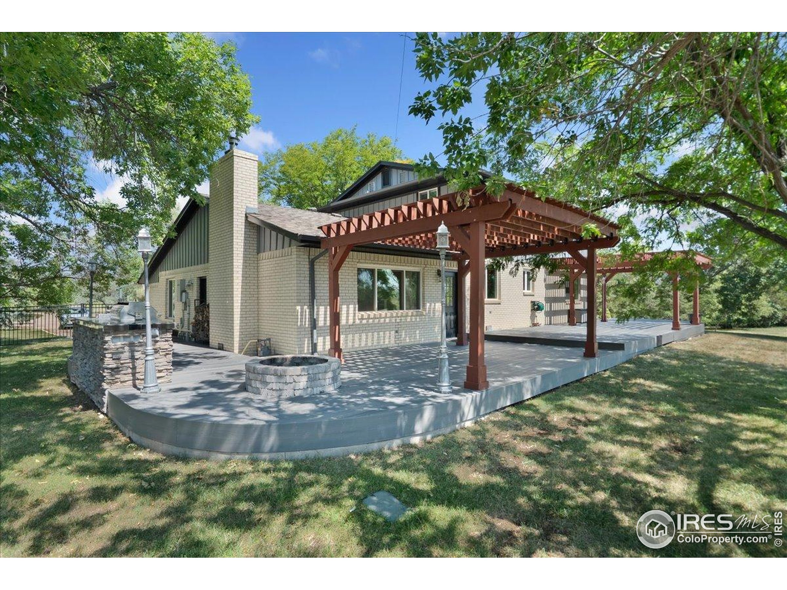 Longmont, Colorado, 80504, United States, 5 Bedrooms Bedrooms, ,1 BathroomBathrooms,Residential,For Sale,1933238
