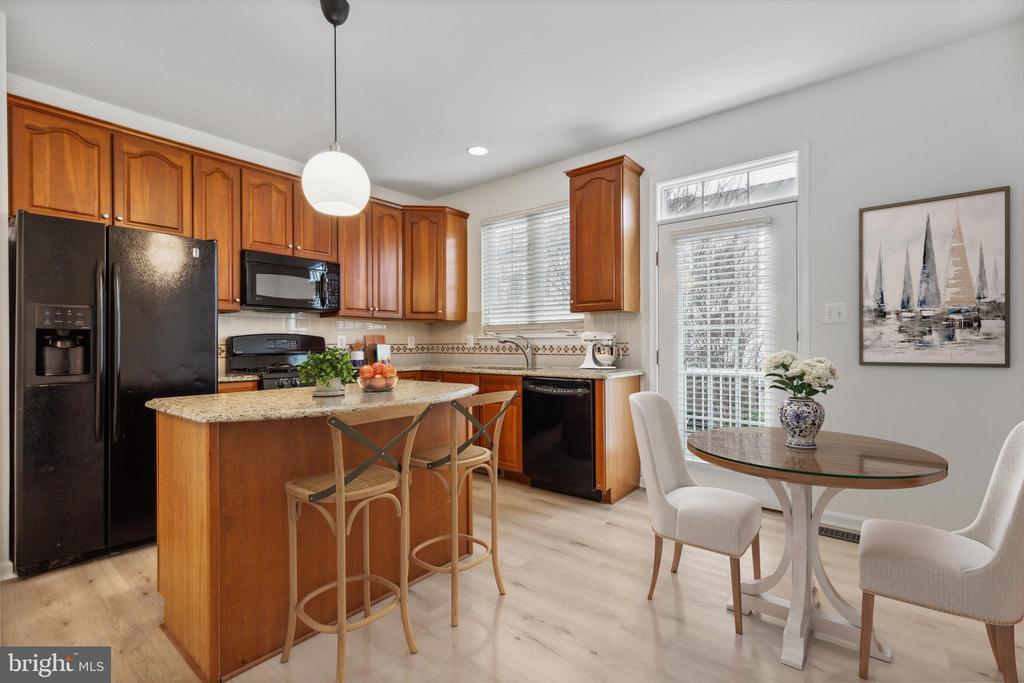 Chantilly, Virginia, 20152, United States, 3 Bedrooms Bedrooms, ,4 BathroomsBathrooms,Residential,For Sale,1942901