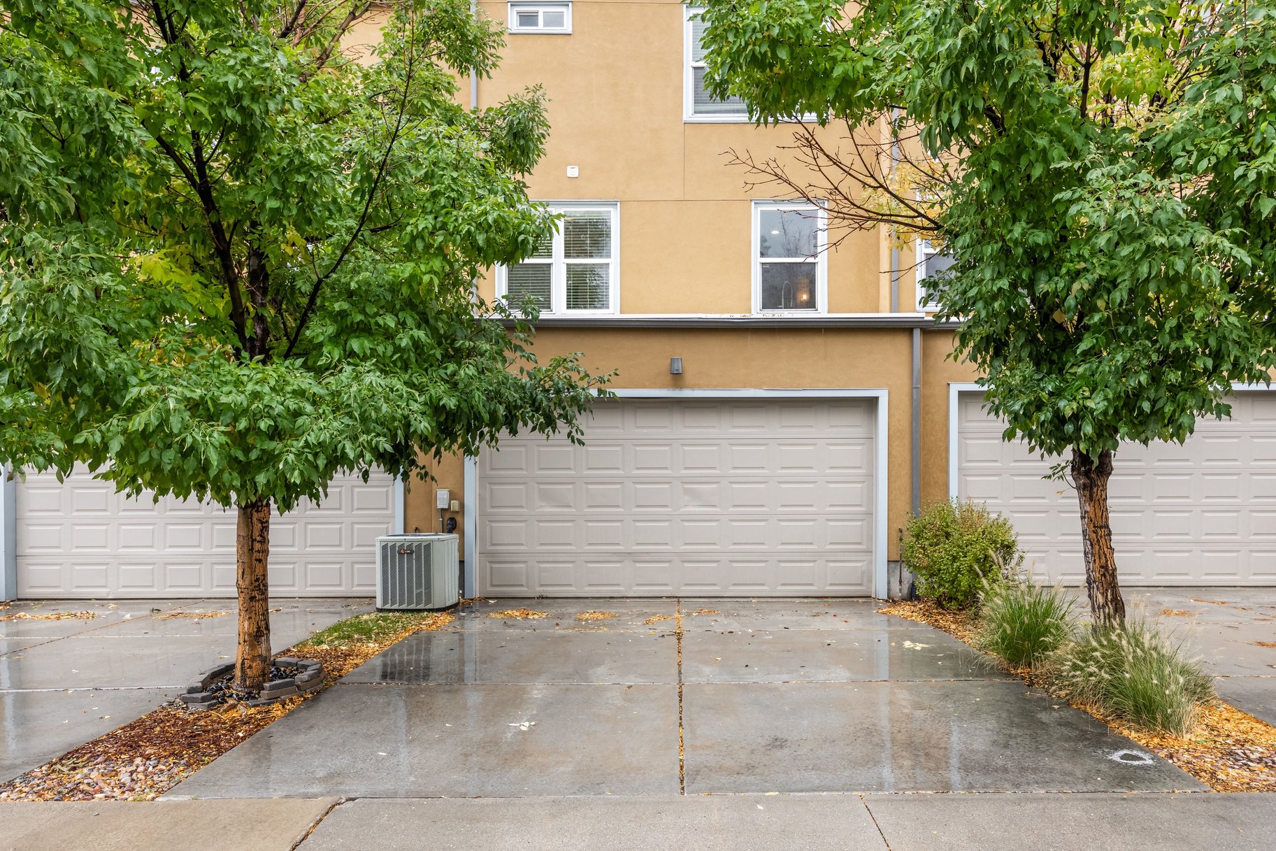  Daybreak Townhome Available - Great Location - 物件實景
