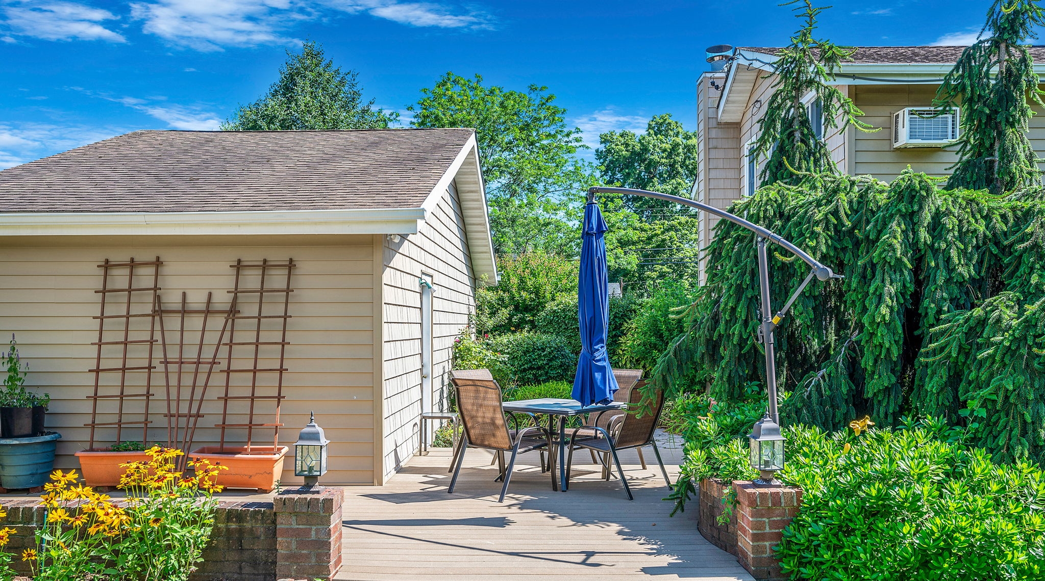 Babylon, New York, 11702, United States, 4 Bedrooms Bedrooms, ,3 BathroomsBathrooms,Residential,For Sale,1921676