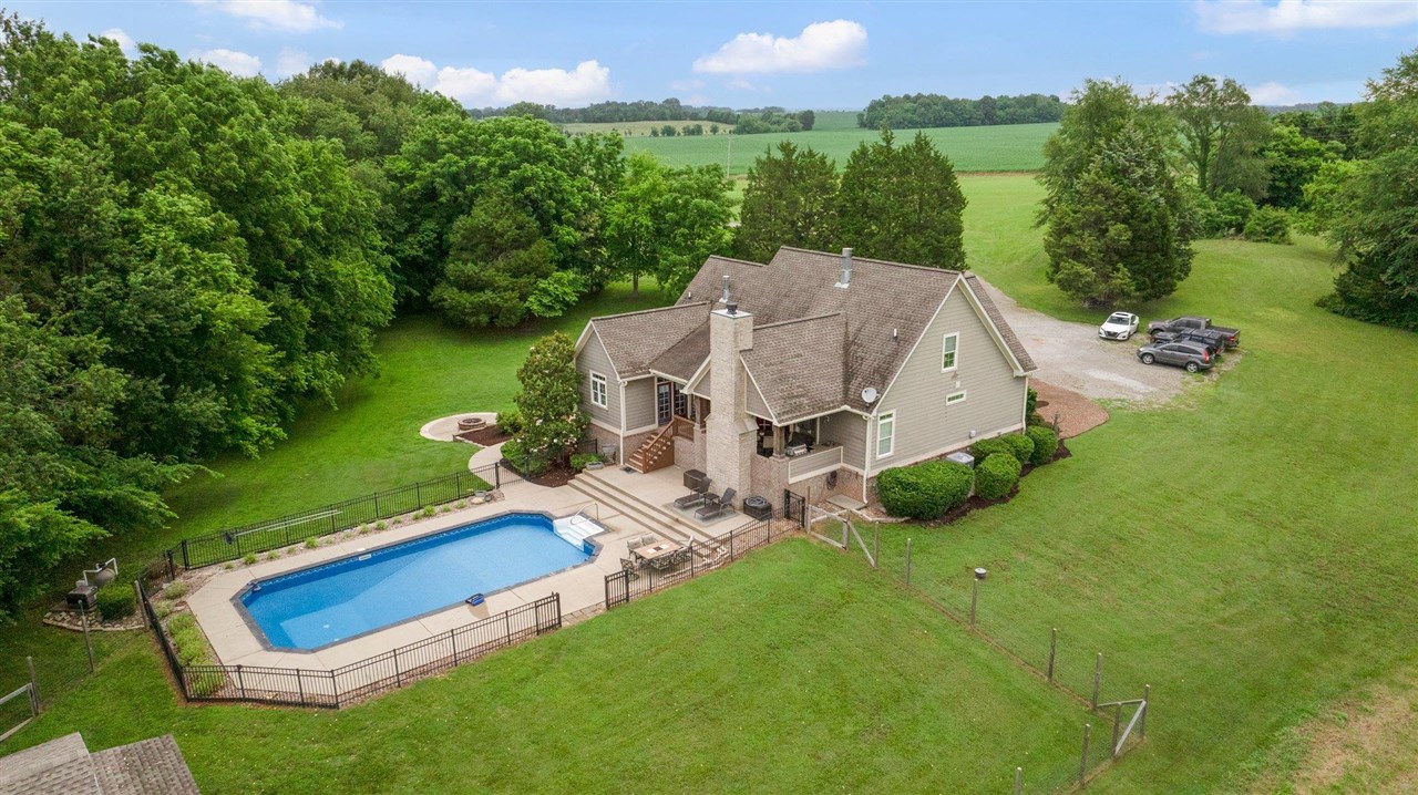 Franklin, Kentucky, 42134, United States, 6 Bedrooms Bedrooms, ,3 BathroomsBathrooms,Residential,For Sale,2002966