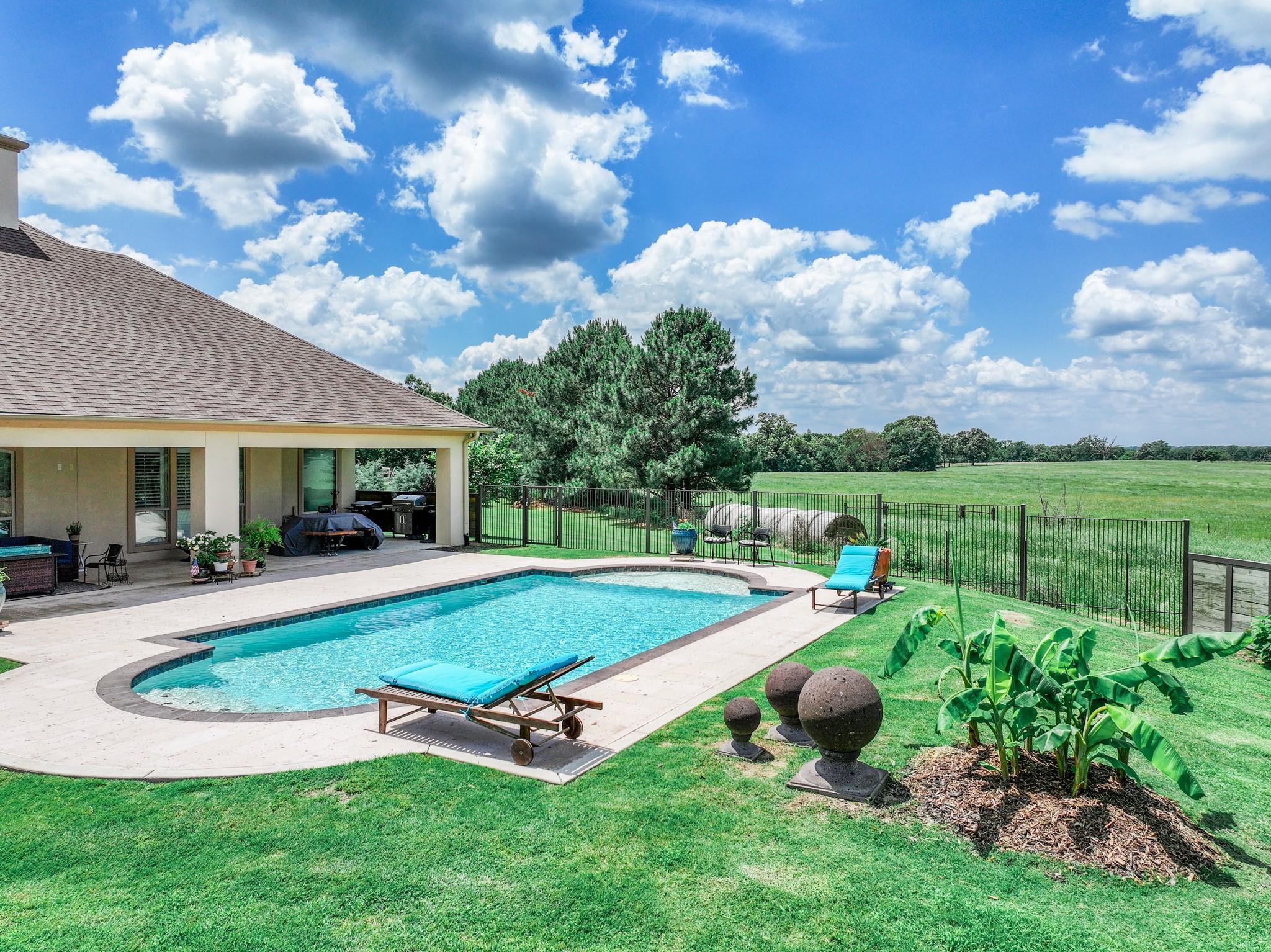 Sulphur Springs, Texas, 75482, United States, 5 Bedrooms Bedrooms, ,4 BathroomsBathrooms,Residential,For Sale,1803498