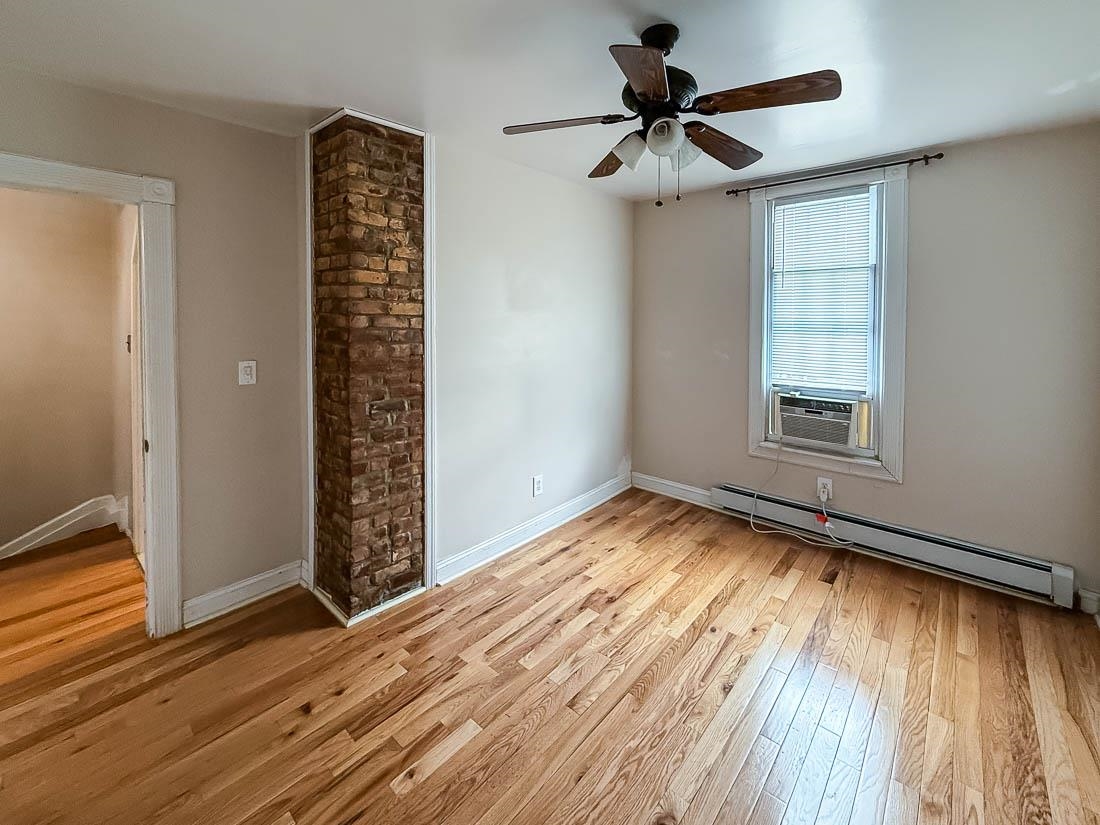 Jersey City, New Jersey, 07307, United States, 4 Bedrooms Bedrooms, ,2 BathroomsBathrooms,Residential,For Sale,1991829