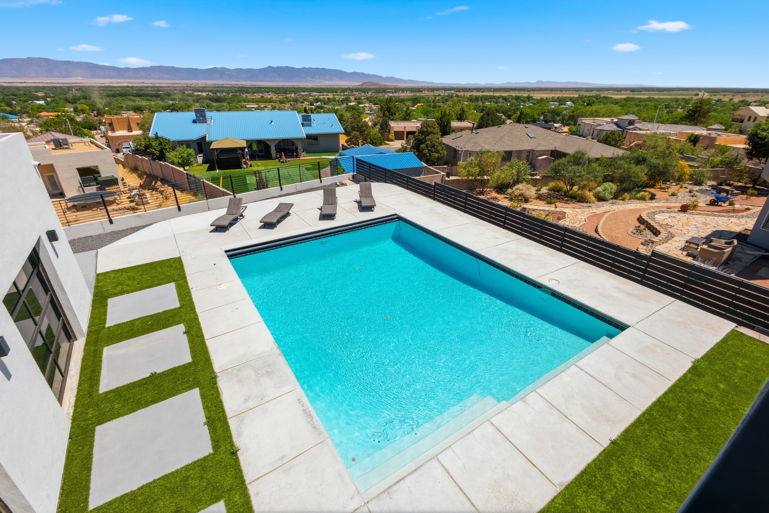 Los Lunas, New Mexico, 87031, United States, 3 Bedrooms Bedrooms, ,2 BathroomsBathrooms,Residential,For Sale,2048008