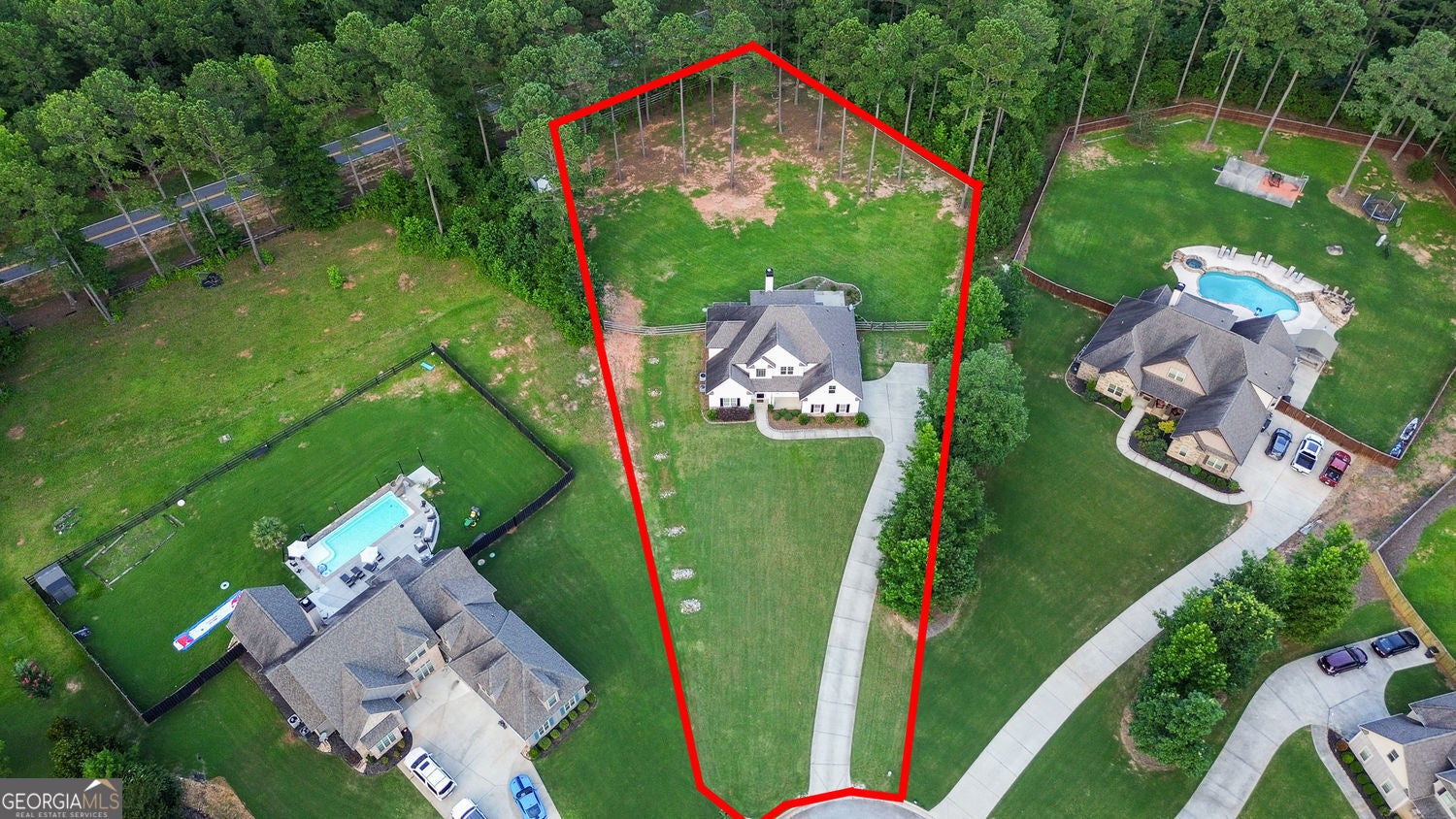 Senoia, Georgia, 30276, United States, 5 Bedrooms Bedrooms, ,4 BathroomsBathrooms,Residential,For Sale,1877866