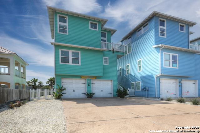 Port Aransas, Texas, 78373, United States, 4 Bedrooms Bedrooms, ,4 BathroomsBathrooms,Residential,For Sale,1839202