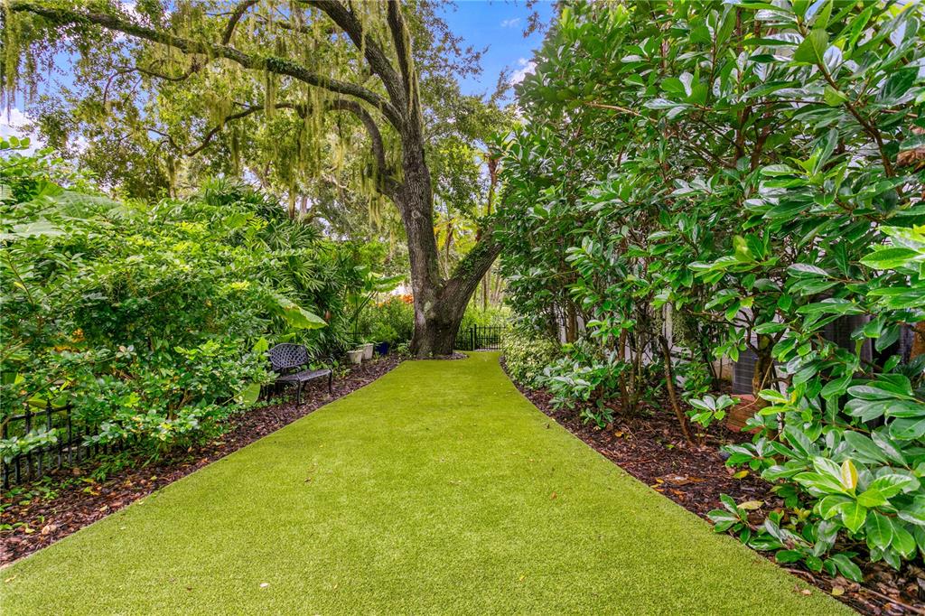 Tampa, Florida, 33613, United States, 7 Bedrooms Bedrooms, ,8 BathroomsBathrooms,Residential,For Sale,1979226