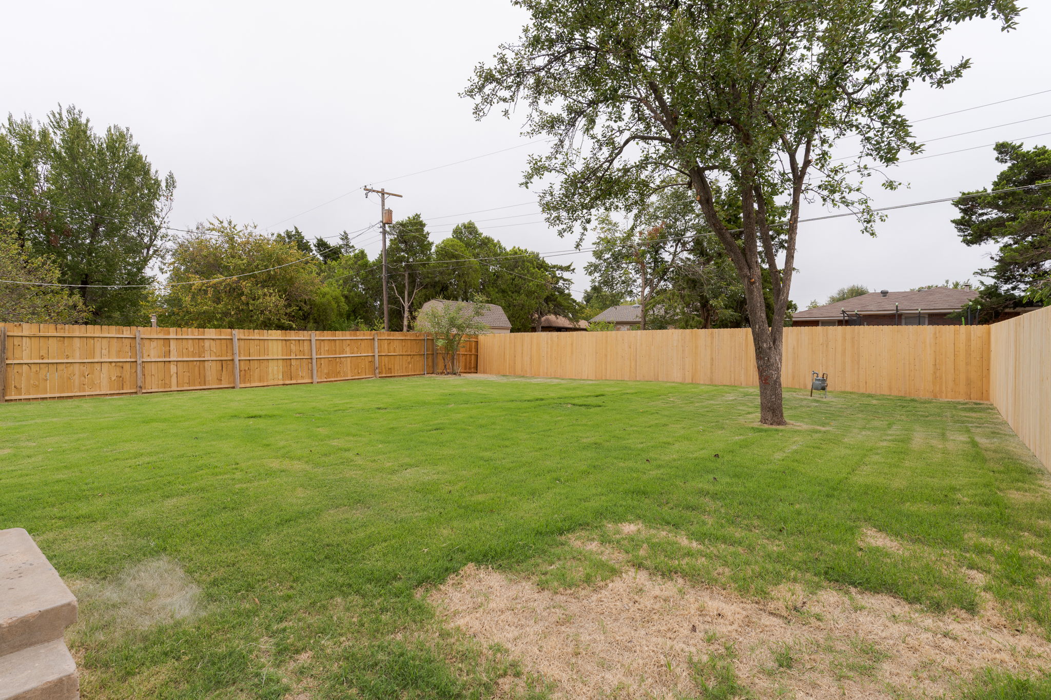  2000 Andover Court, The Village, OK 73120 - 物件實景