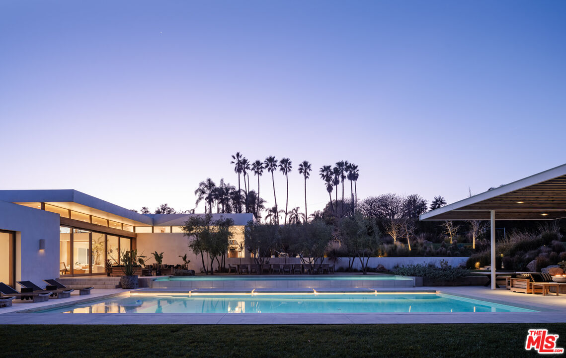 Malibu, California, 90265, United States, 5 Bedrooms Bedrooms, ,8 BathroomsBathrooms,Residential,For Sale,1925394