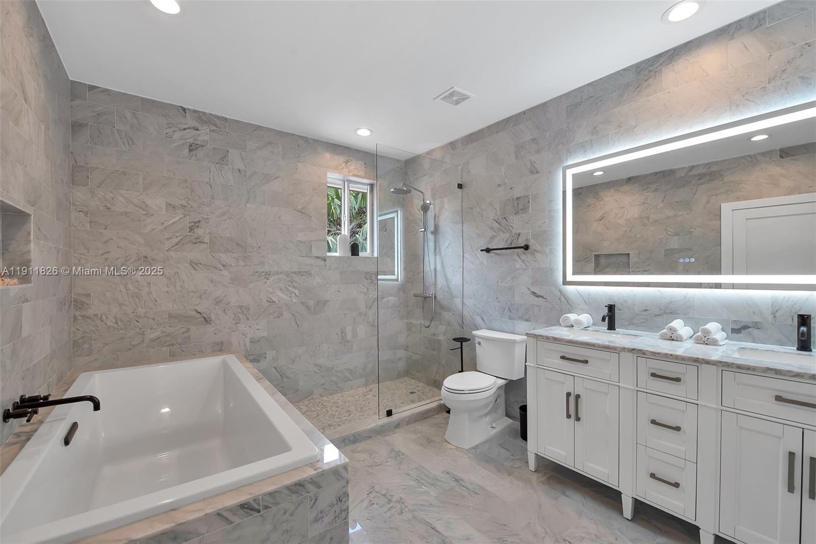 Miami, Florida, 33155, United States, 5 Bedrooms Bedrooms, ,4 BathroomsBathrooms,Residential,For Sale,1994722