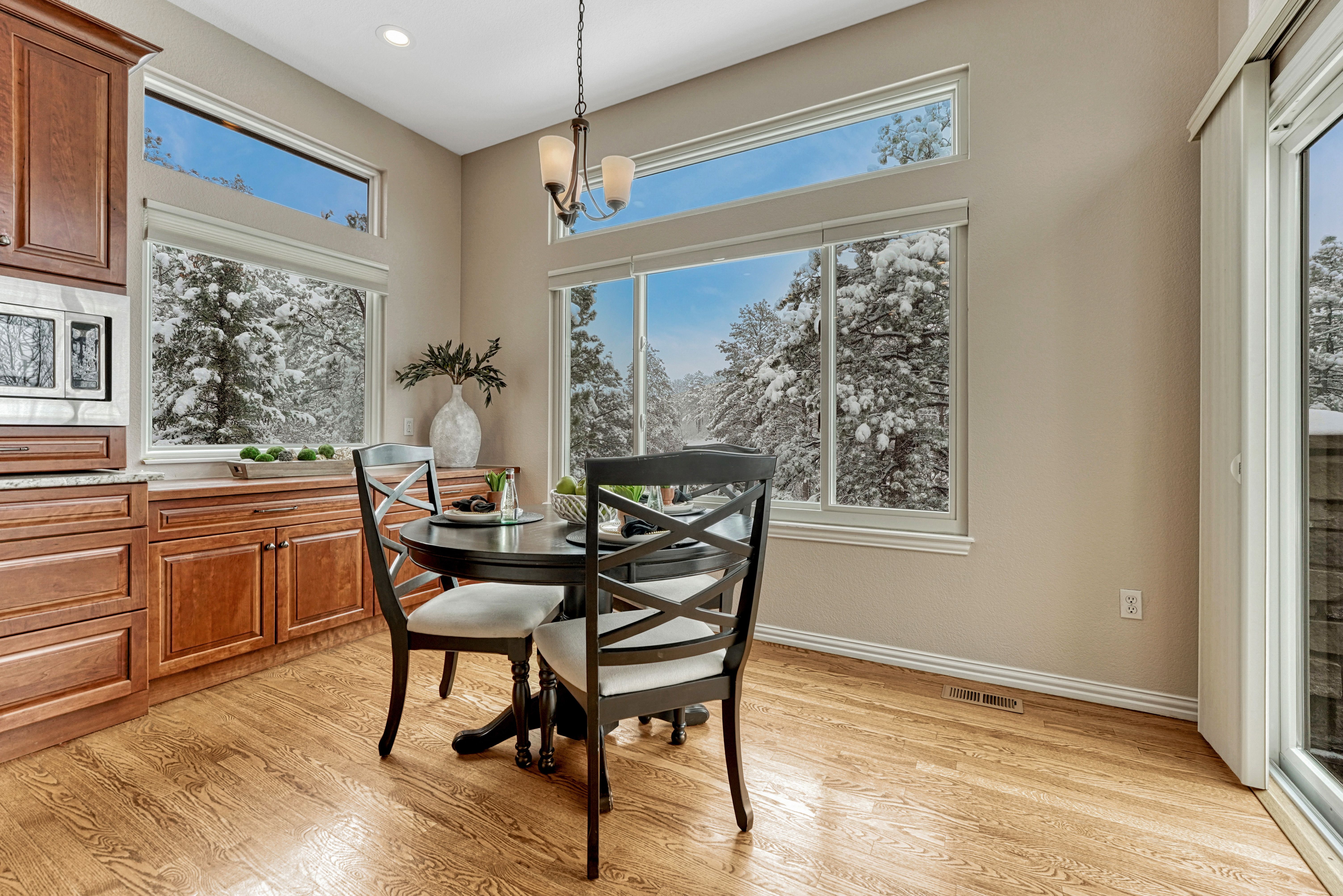  Forest Park Ranch Home with Golf Course Views - 物件實景