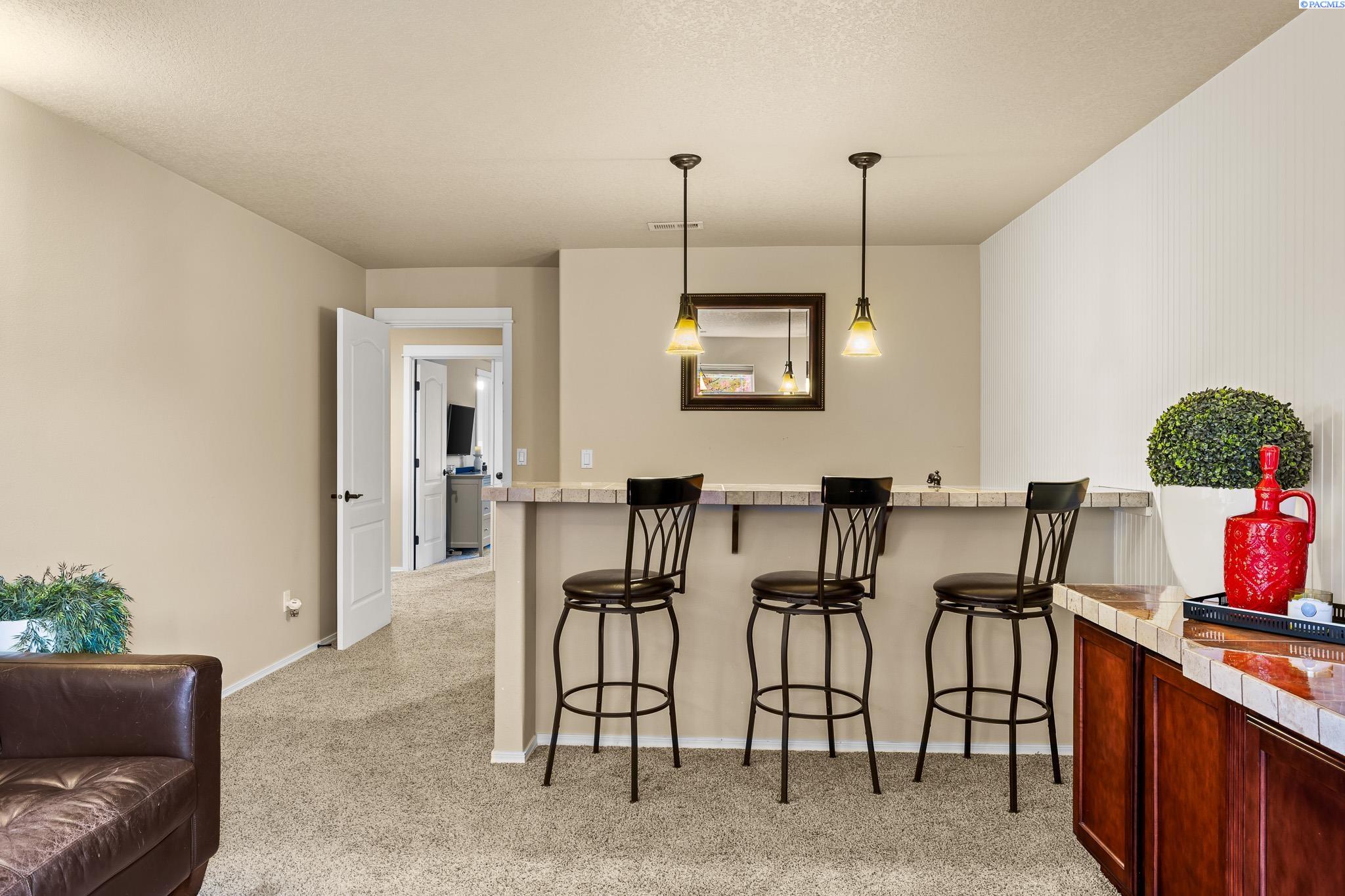 Kennewick, Washington, 99338, United States, 4 Bedrooms Bedrooms, ,3 BathroomsBathrooms,Residential,For Sale,1982934