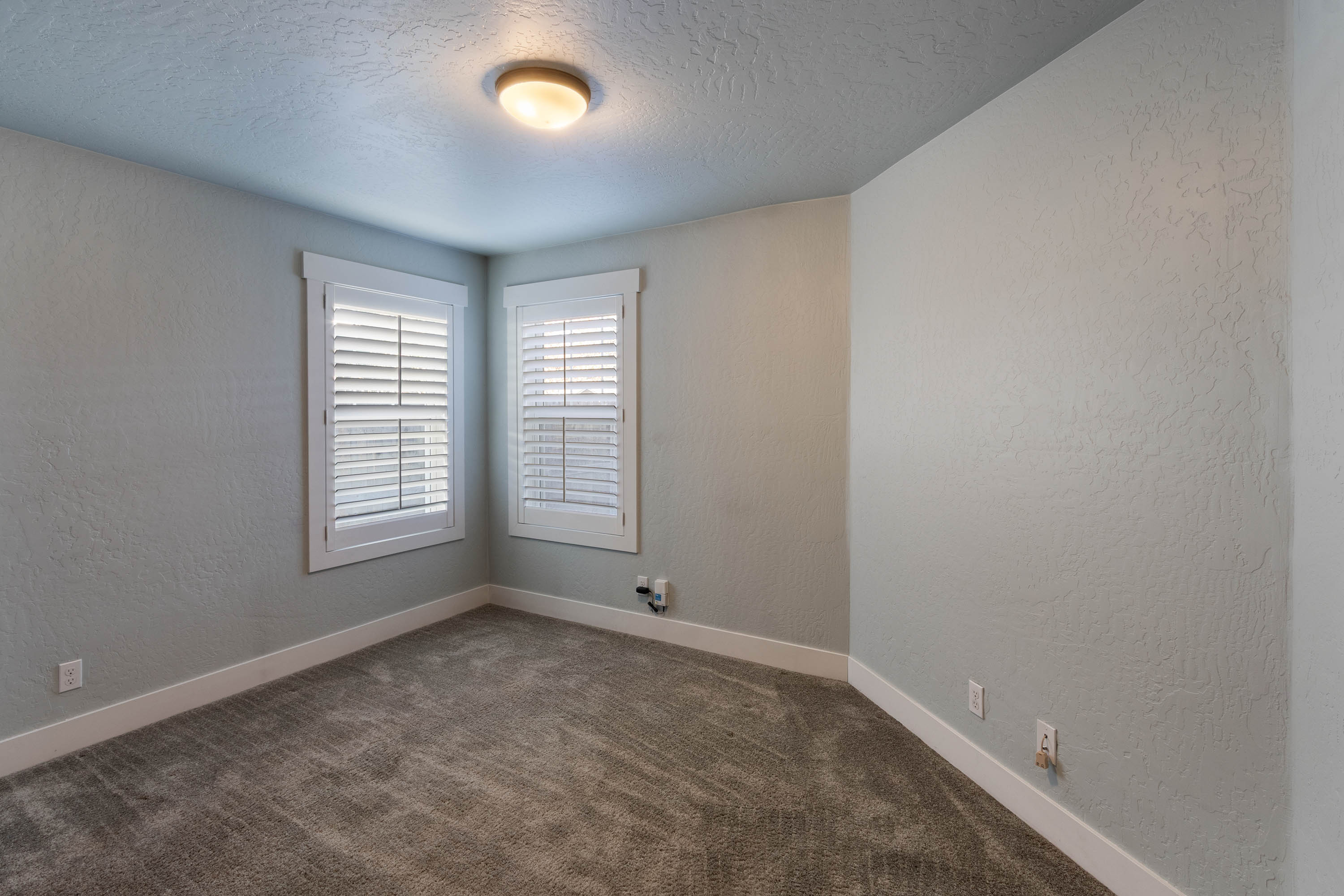 Sandpoint, Idaho, 83864, United States, 3 Bedrooms Bedrooms, ,2 BathroomsBathrooms,Residential,For Sale,2006353