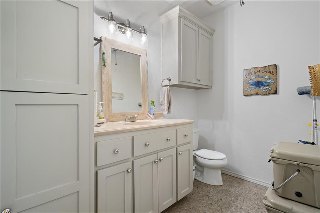 Rockport, Texas, 78382, United States, 3 Bedrooms Bedrooms, ,3 BathroomsBathrooms,Residential,For Sale,1848345
