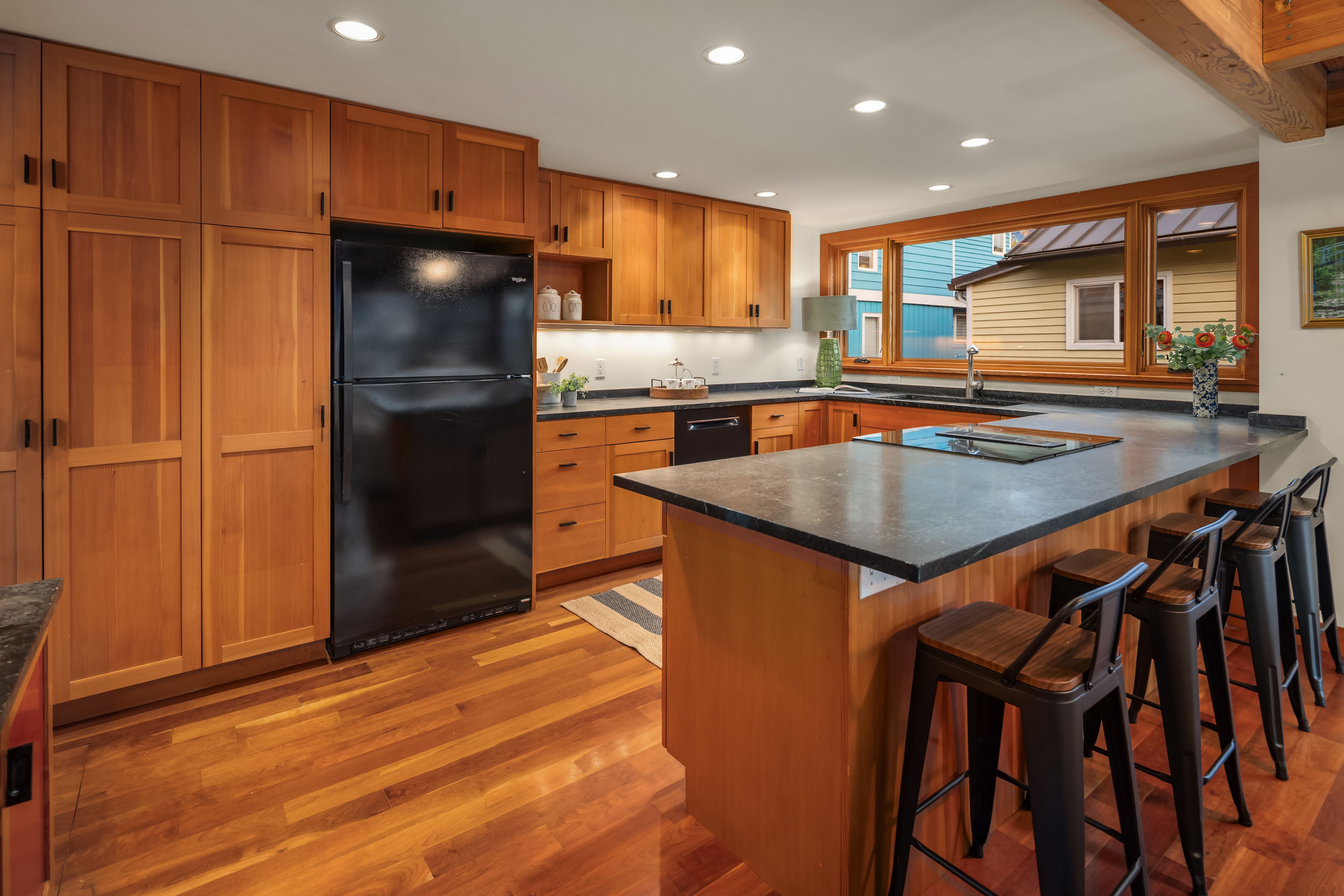  2339 Fairview Ave E #L, Seattle, WA 98102 - 物件實景
