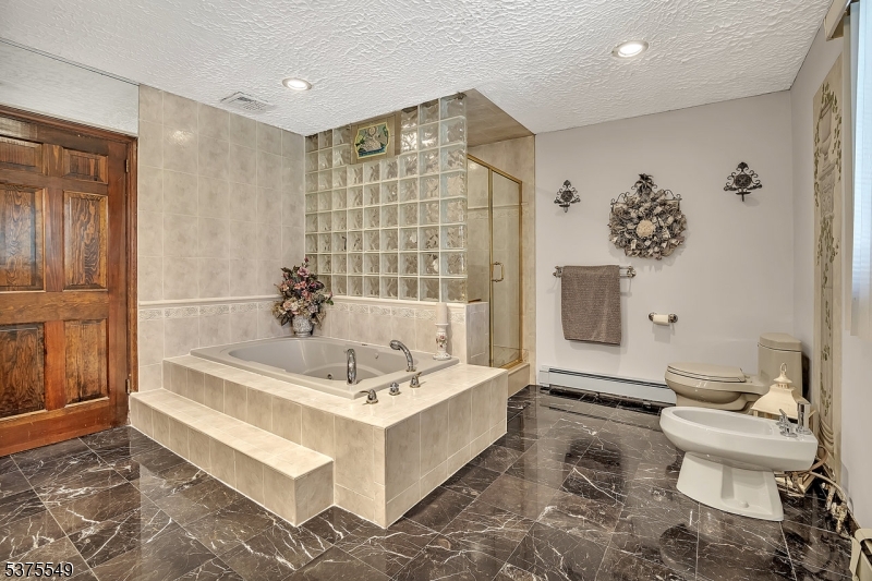 Nutley Twp., New Jersey, 07110, United States, 5 Bedrooms Bedrooms, ,4 BathroomsBathrooms,Residential,For Sale,1906796