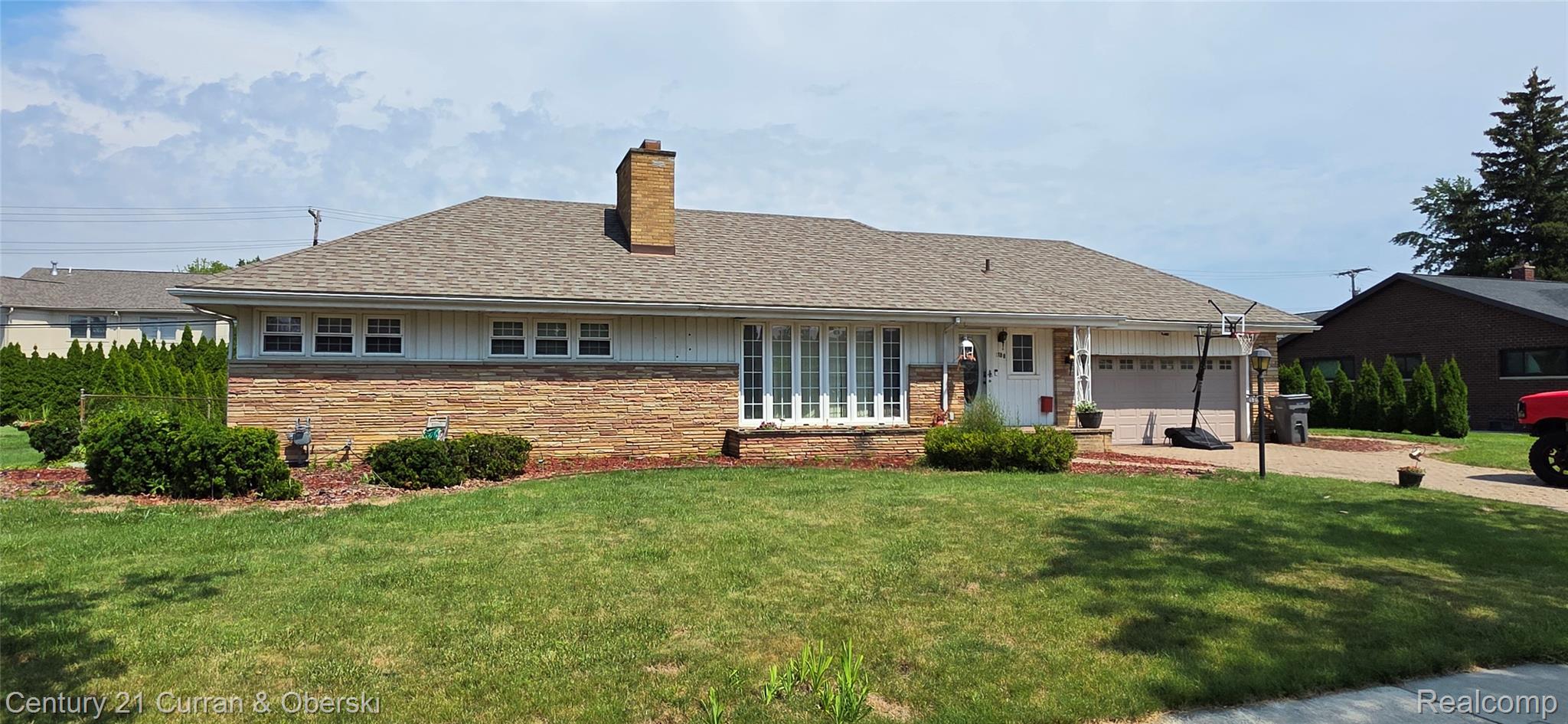 Dearborn, Michigan, 48124, United States, 3 Bedrooms Bedrooms, ,3 BathroomsBathrooms,Residential,For Sale,1914328