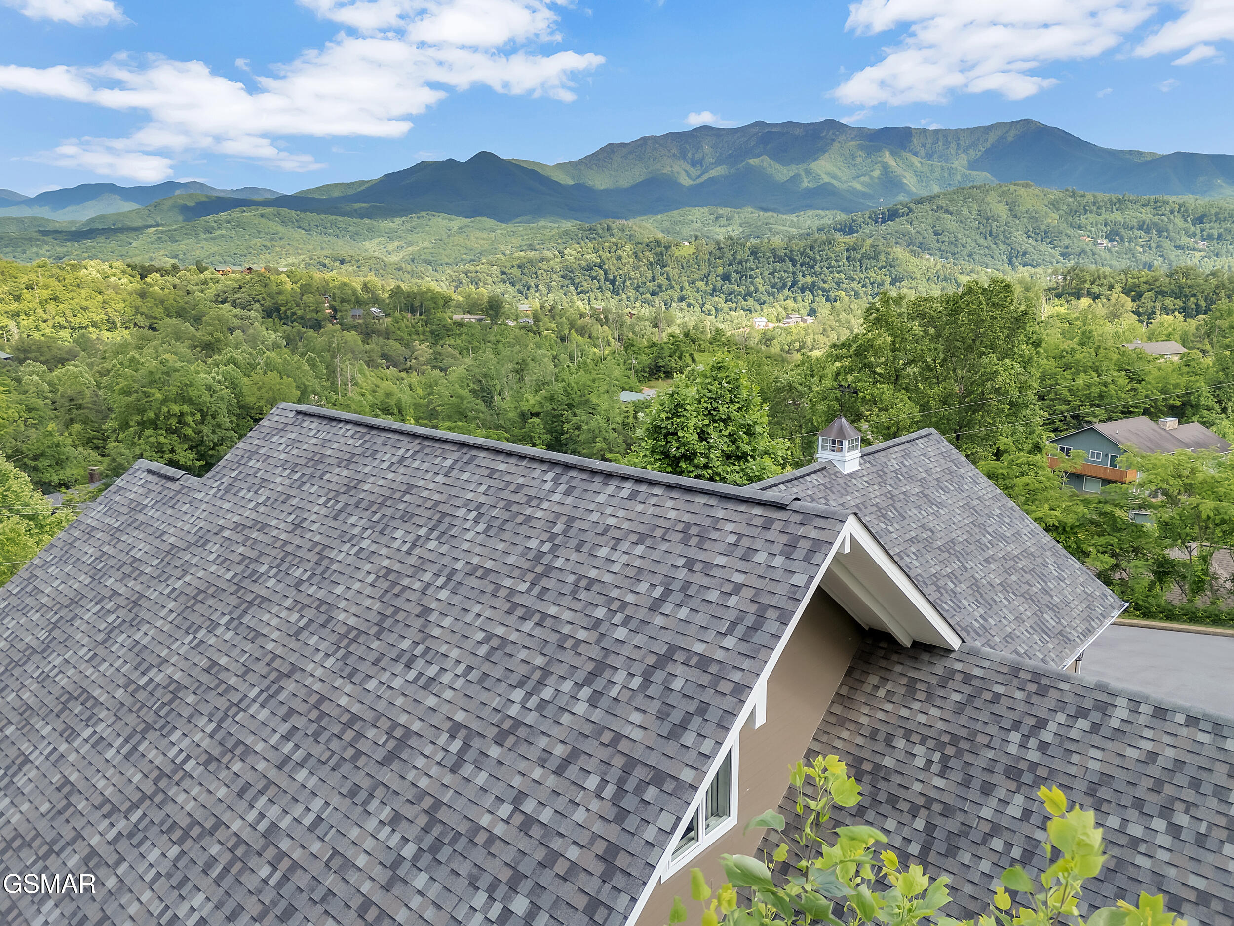 Gatlinburg, Tennessee, 37738, United States, 3 Bedrooms Bedrooms, ,4 BathroomsBathrooms,Residential,For Sale,1979839