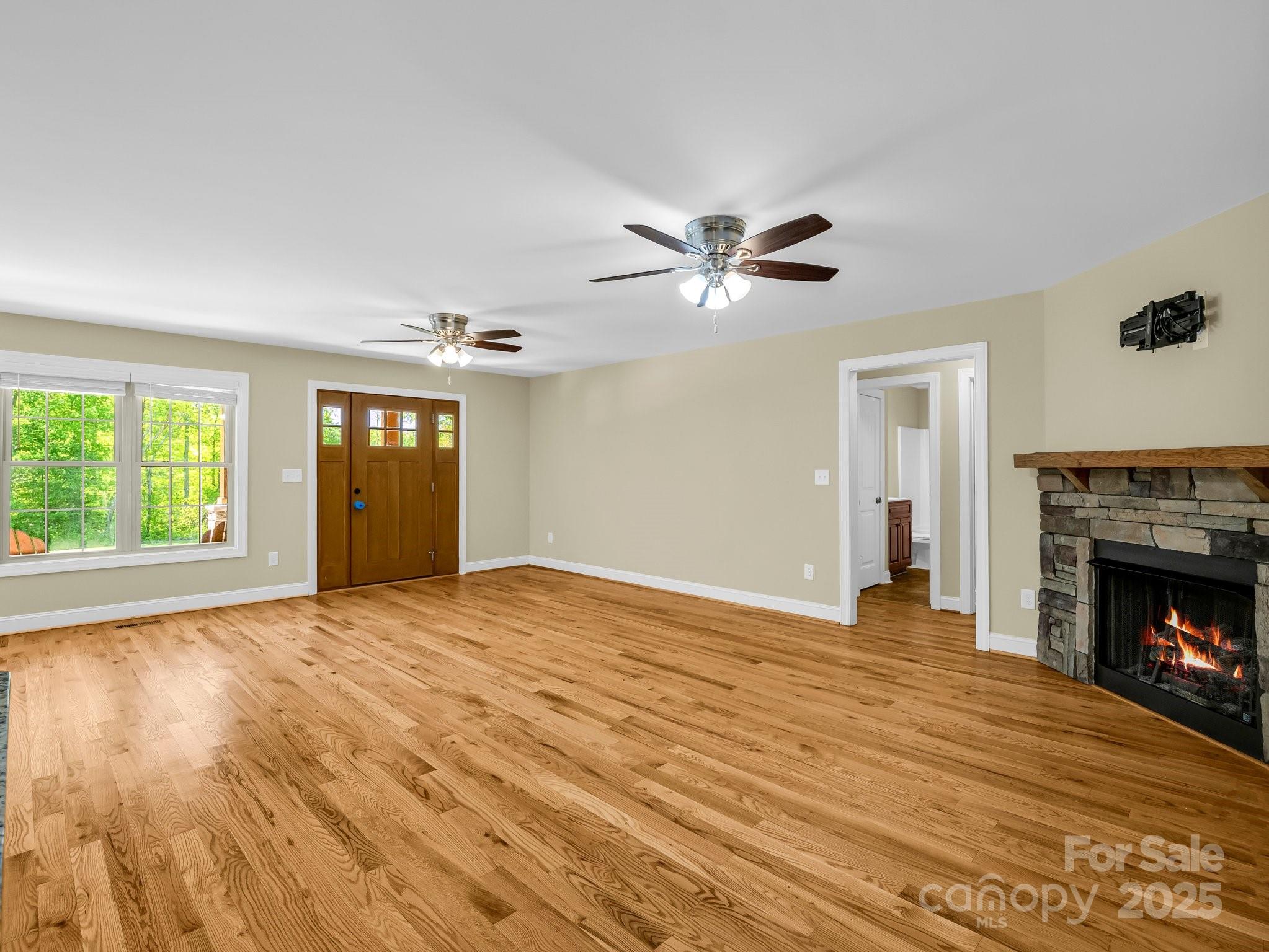 Lincolnton, North Carolina, 28092, United States, 3 Bedrooms Bedrooms, ,3 BathroomsBathrooms,Residential,For Sale,2005989