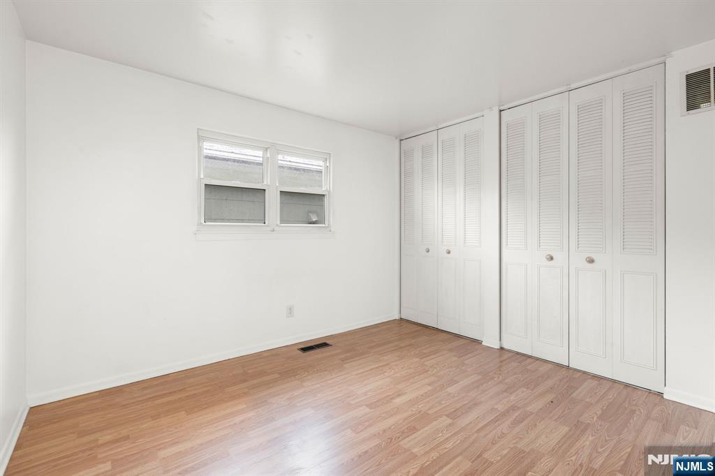 Harrison, New Jersey, 07029, United States, 6 Bedrooms Bedrooms, ,2 BathroomsBathrooms,Residential,For Sale,1992098