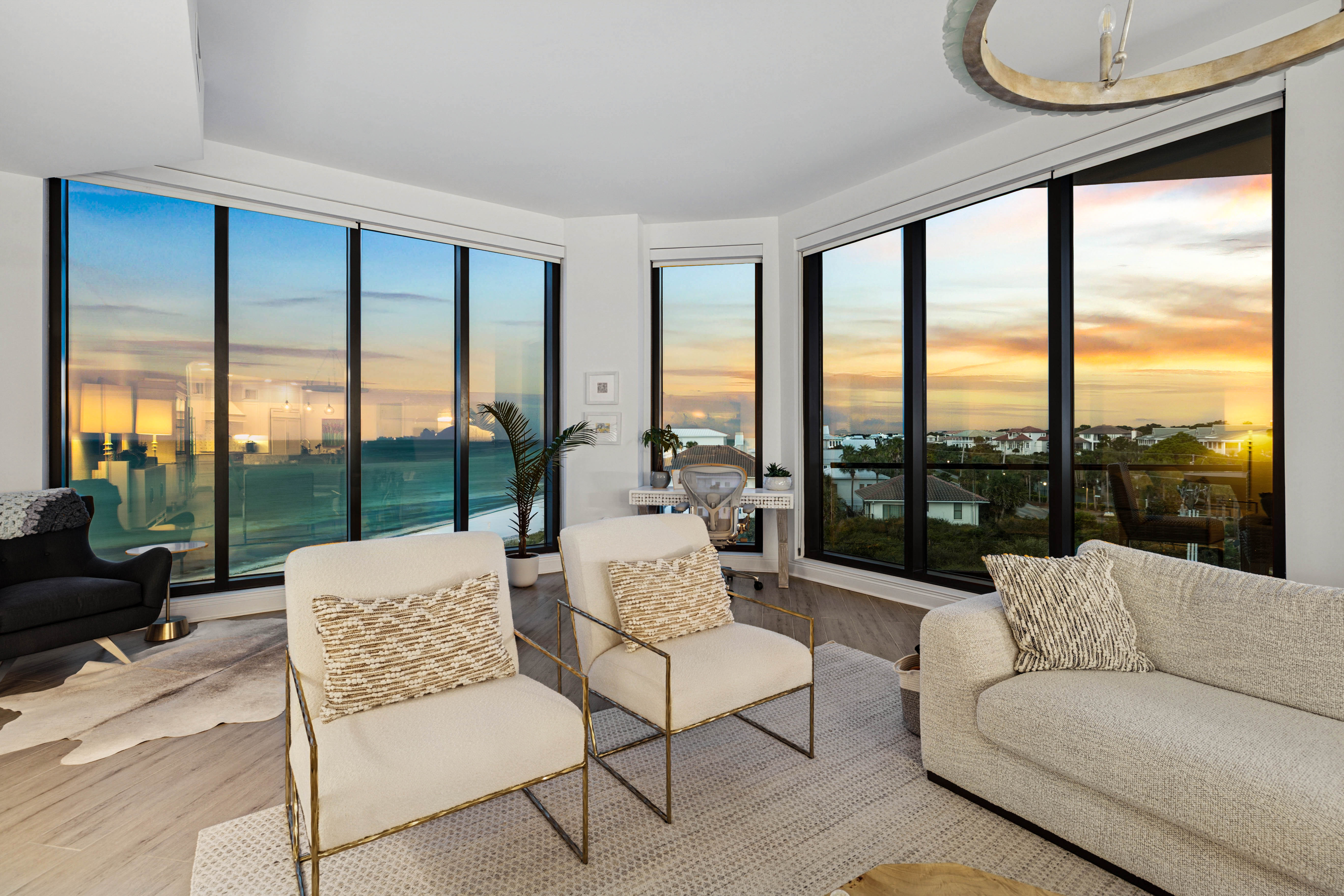  Gulf-Front Penthouse In Low-Density Complex With Sunset Views - 物件實景