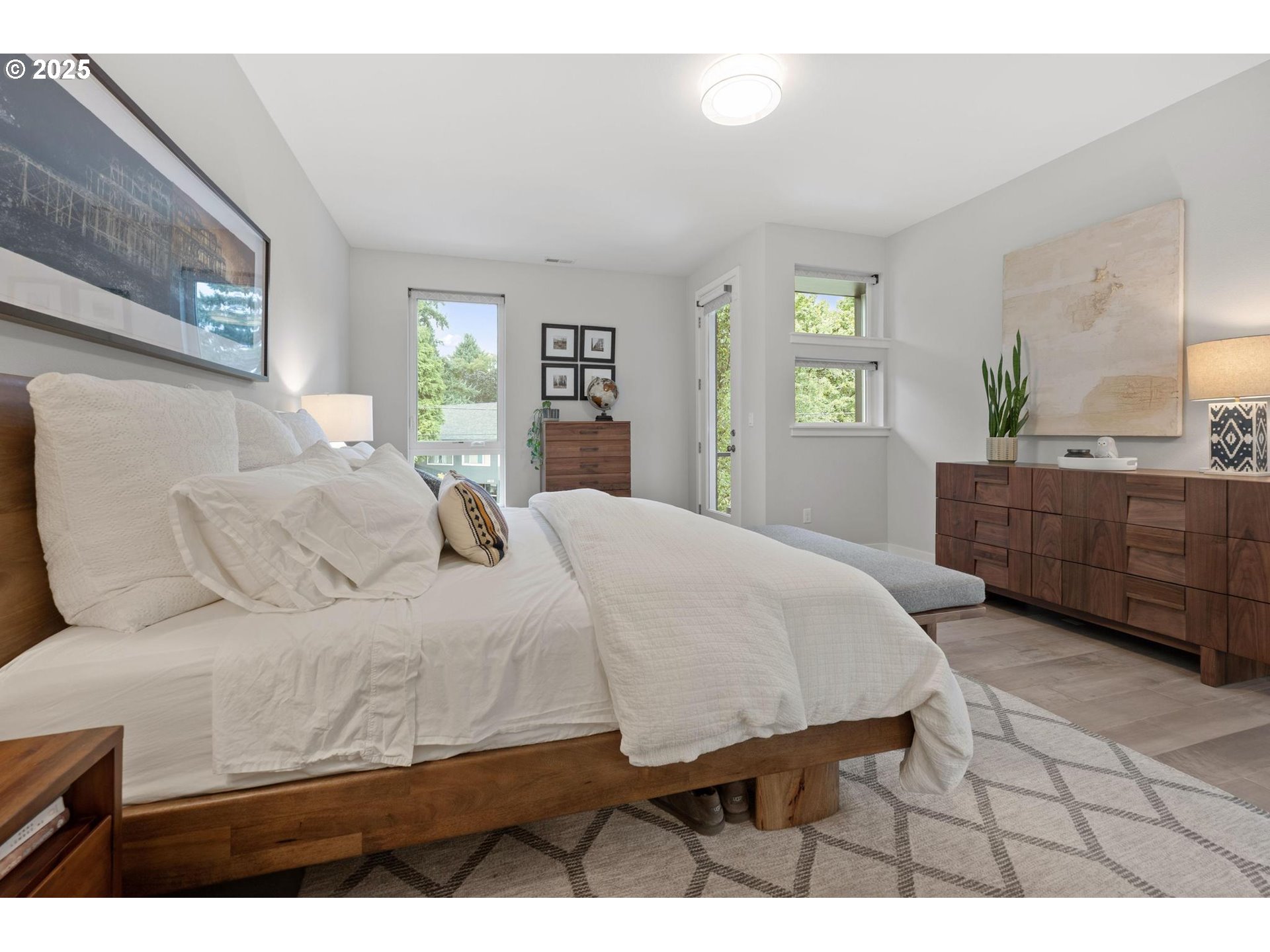 Portland, Oregon, 97211, United States, 3 Bedrooms Bedrooms, ,2 BathroomsBathrooms,Residential,For Sale,1926283