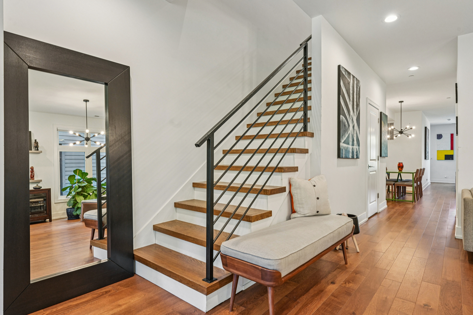 Evanston, Illinois, 60202, United States, 4 Bedrooms Bedrooms, ,3 BathroomsBathrooms,Residential,For Sale,1991957