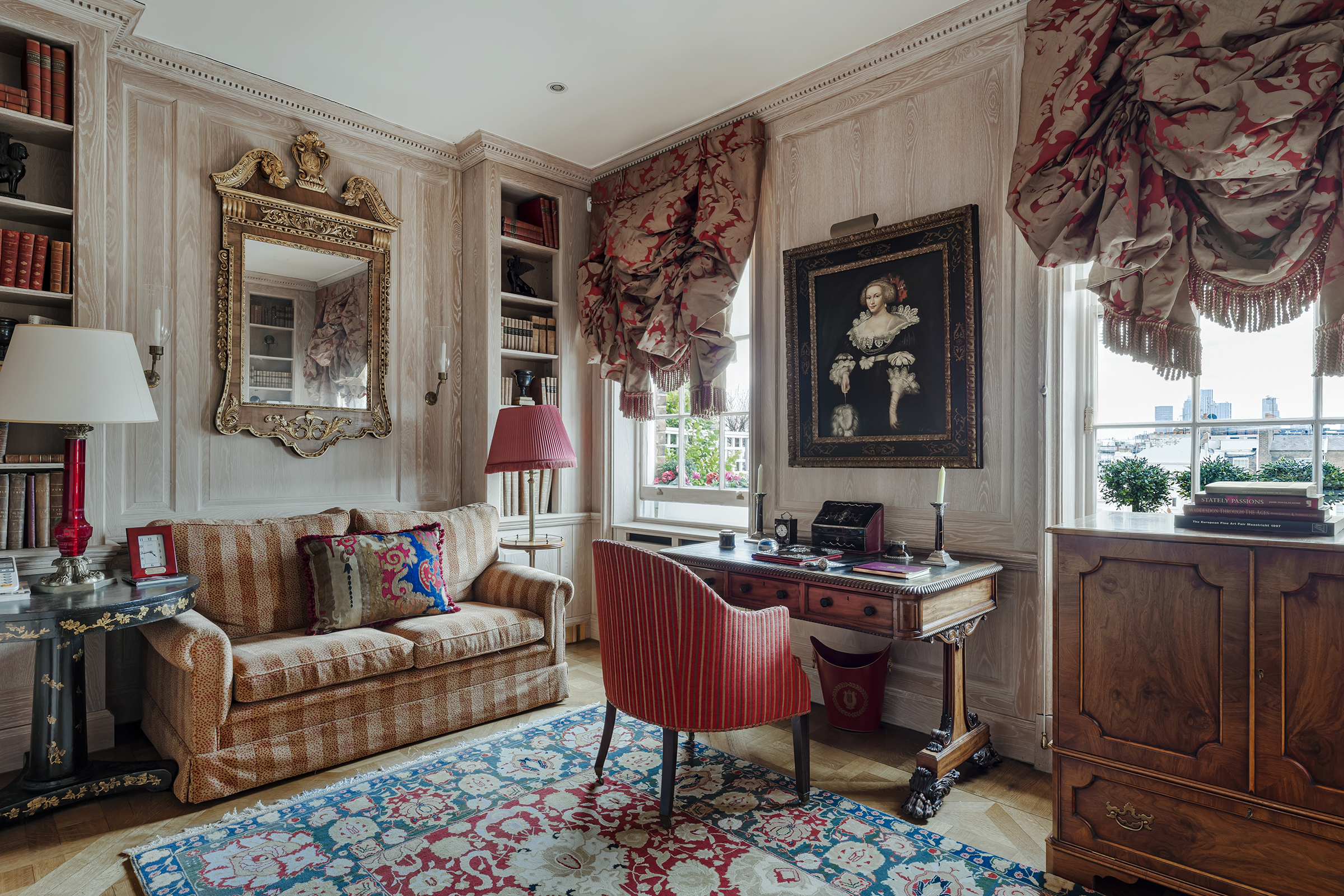  A Grand Lateral Penthouse with Direct Lift Access on Chesham Place - 物件實景