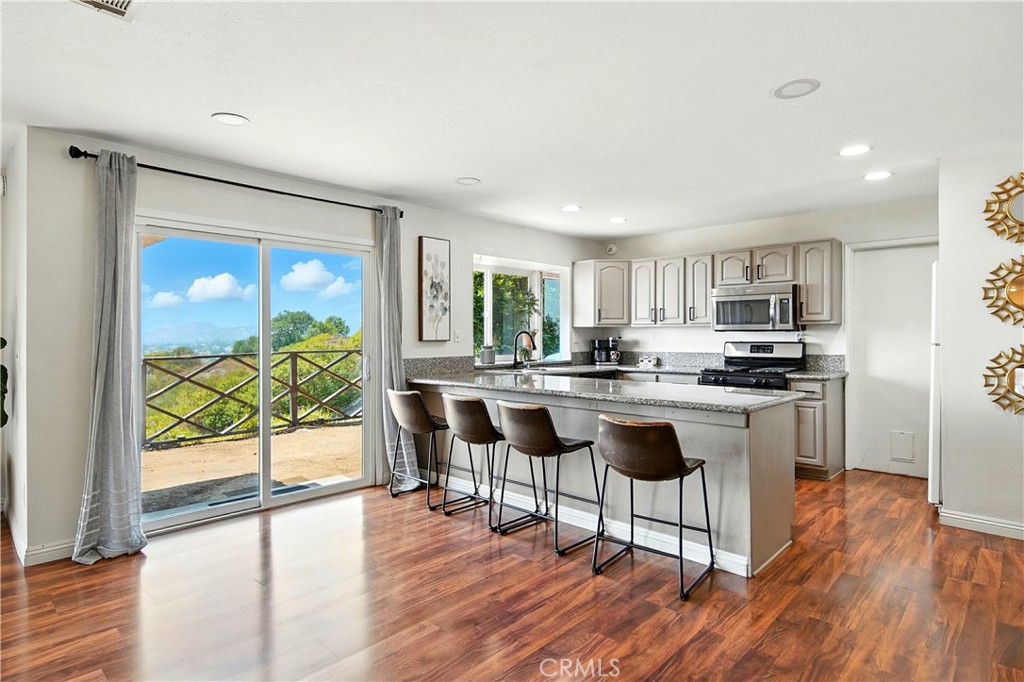 La Verne, California, 91750, United States, 4 Bedrooms Bedrooms, ,2 BathroomsBathrooms,Residential,For Sale,1981500