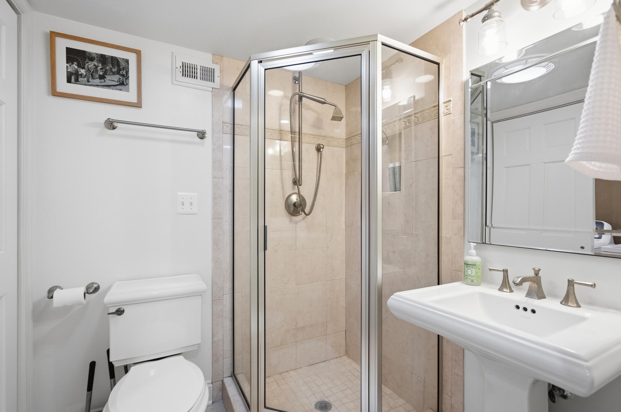  3616 S Wakefield Street, Arlington, VA, 22206 - 物件實景