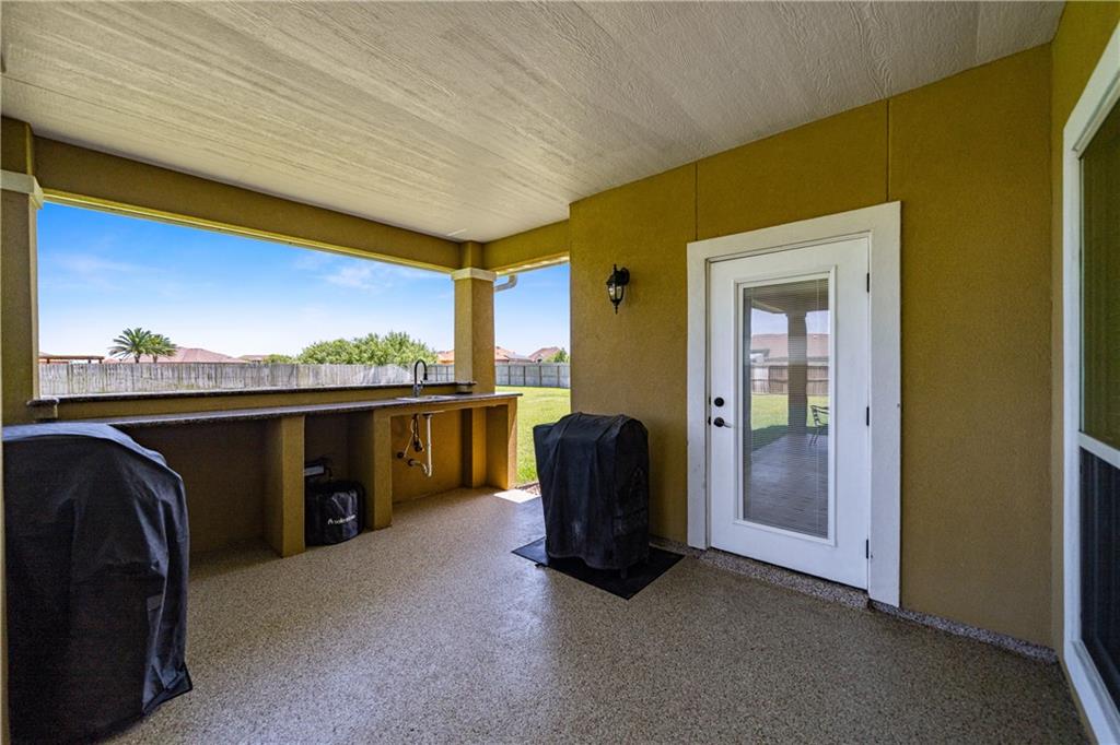 Corpus Christi, Texas, 78414, United States, 4 Bedrooms Bedrooms, ,3 BathroomsBathrooms,Residential,For Sale,1868505