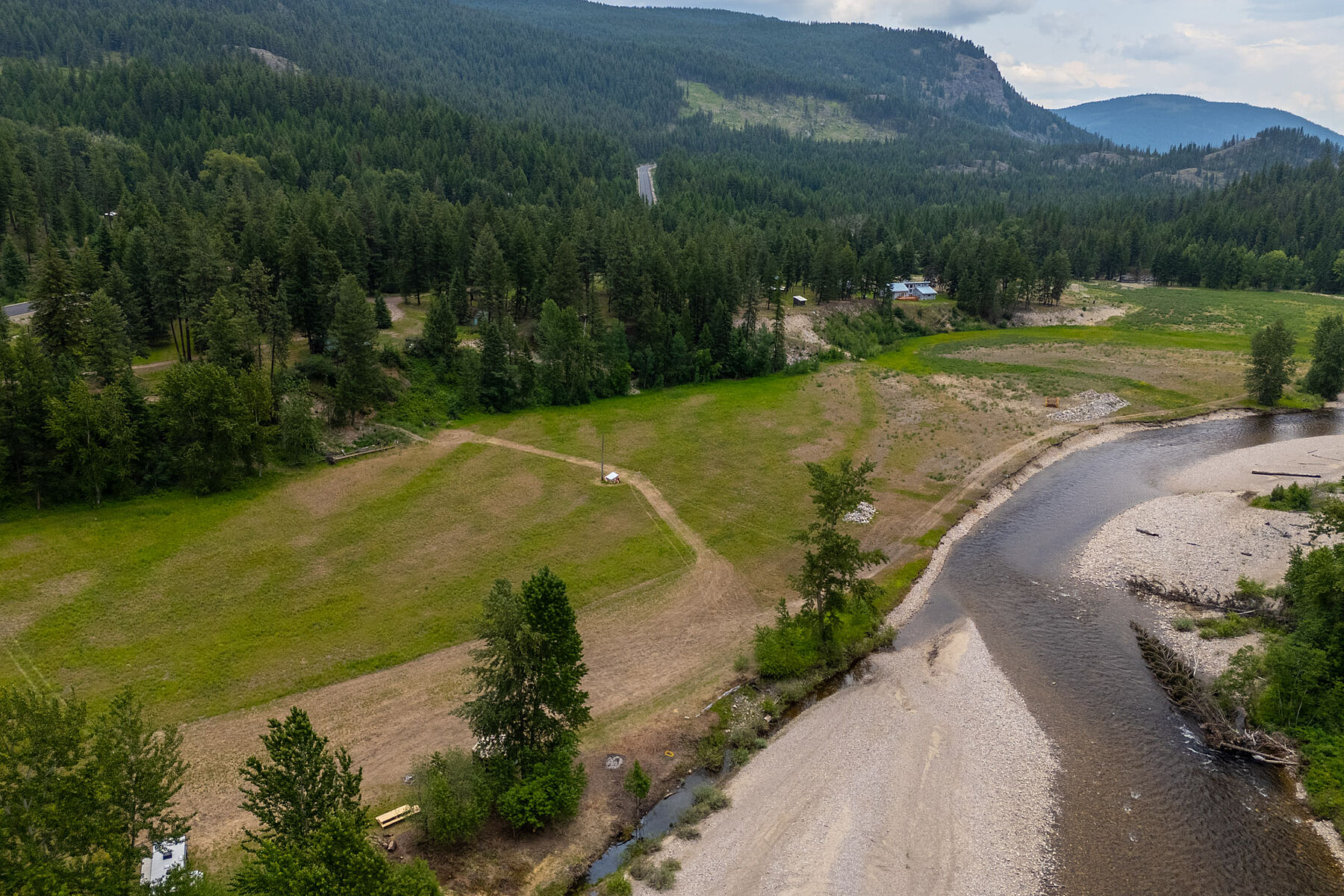  Kettle River Acreage - 物件實景