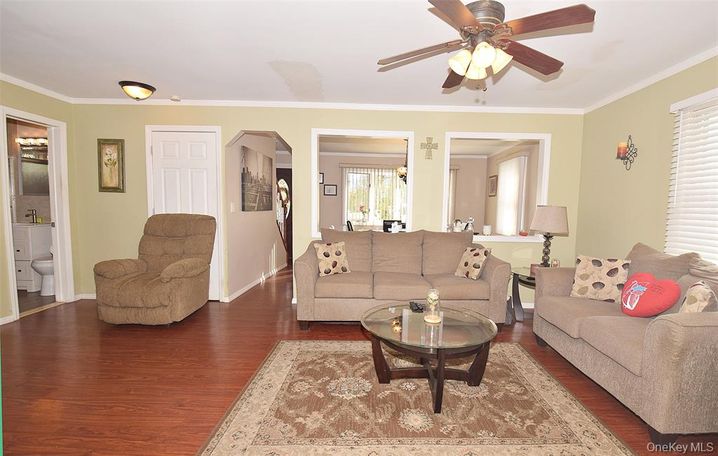 north babylon, New York, 11703, United States, 2 Bedrooms Bedrooms, ,1 BathroomBathrooms,Residential,For Sale,2000389