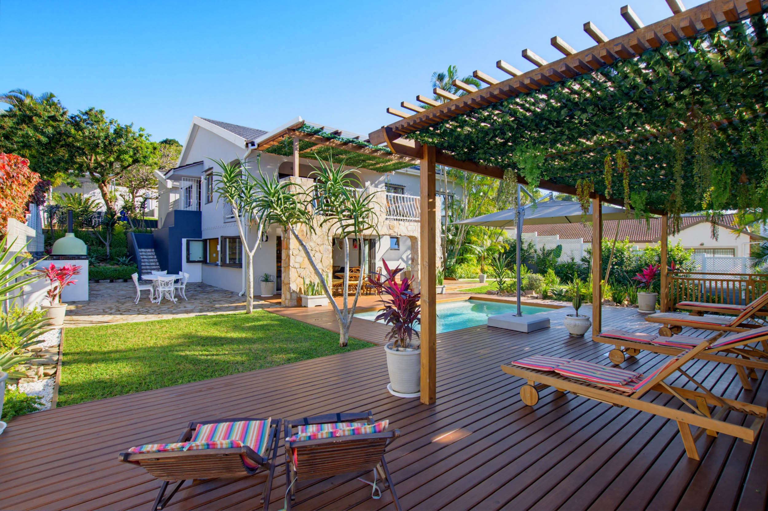  Fully Renovated Coastal Residence with Guest Flatlet and Sea Views in Salt Rock - 物件實景