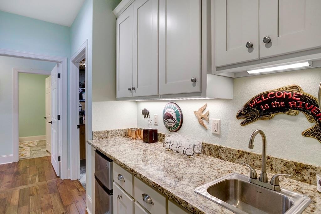 Hiawassee, Georgia, 30546, United States, 3 Bedrooms Bedrooms, ,5 BathroomsBathrooms,Residential,For Sale,1792070