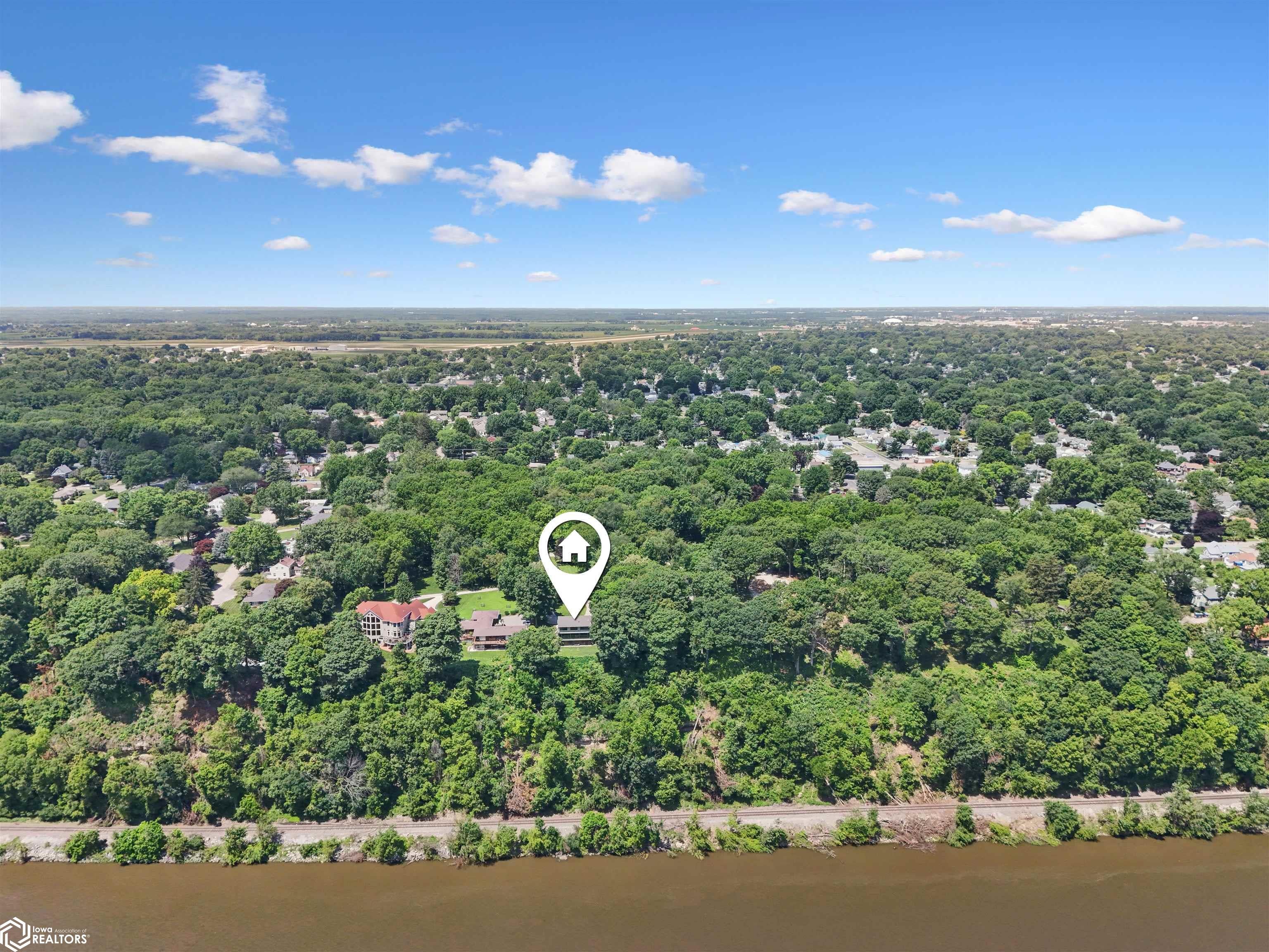 Burlington, Iowa, 52601, United States, 3 Bedrooms Bedrooms, ,3 BathroomsBathrooms,Residential,For Sale,1879200
